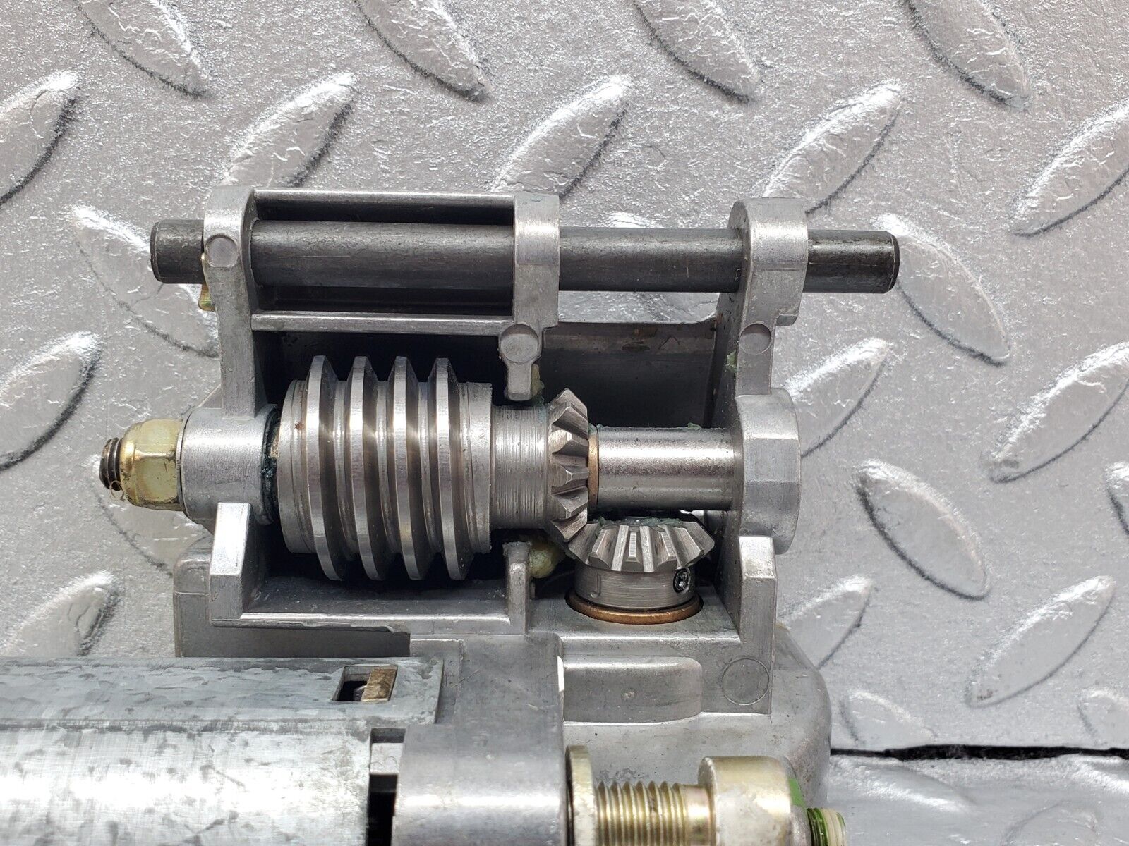 45637 Mercedes-Benz W126 420SE Steering Column Adjustment Motor 1264600325