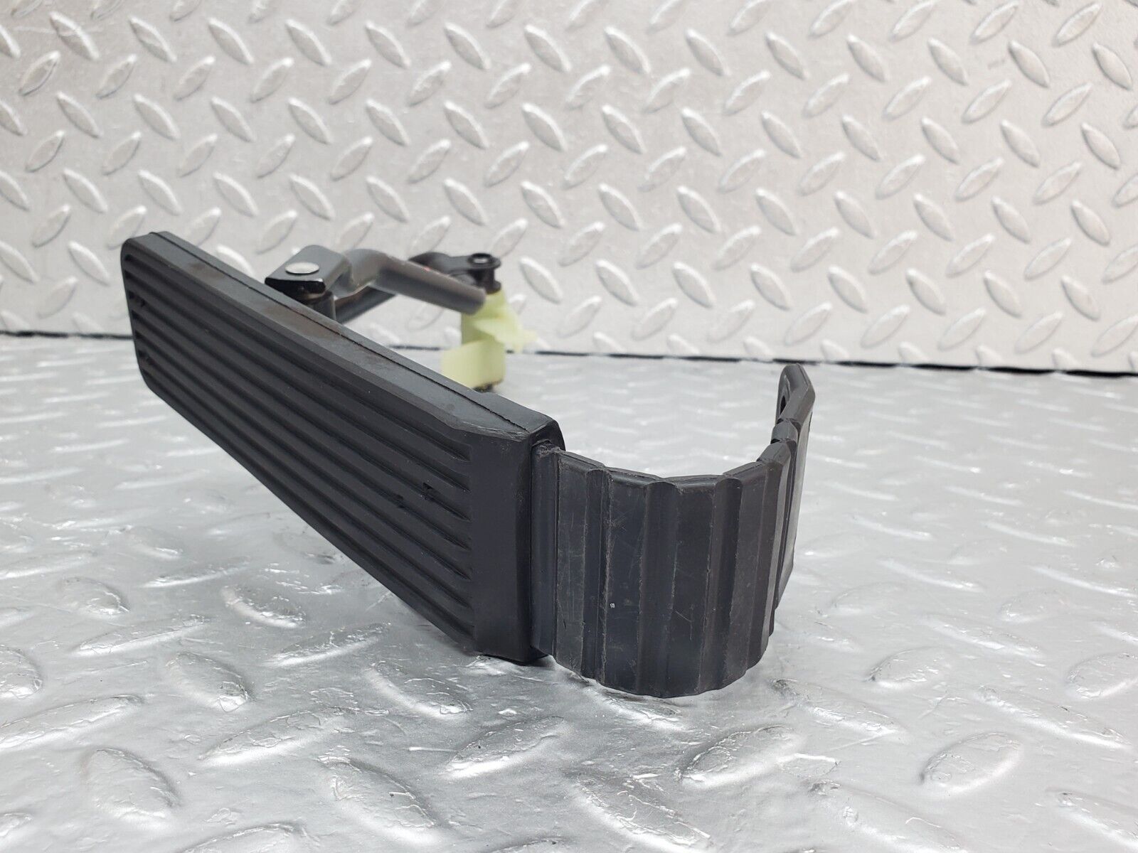 45075 Mercedes-Benz R129 300SL Coupe Accelerator Pedal With Linkage 2013010218 1293010082