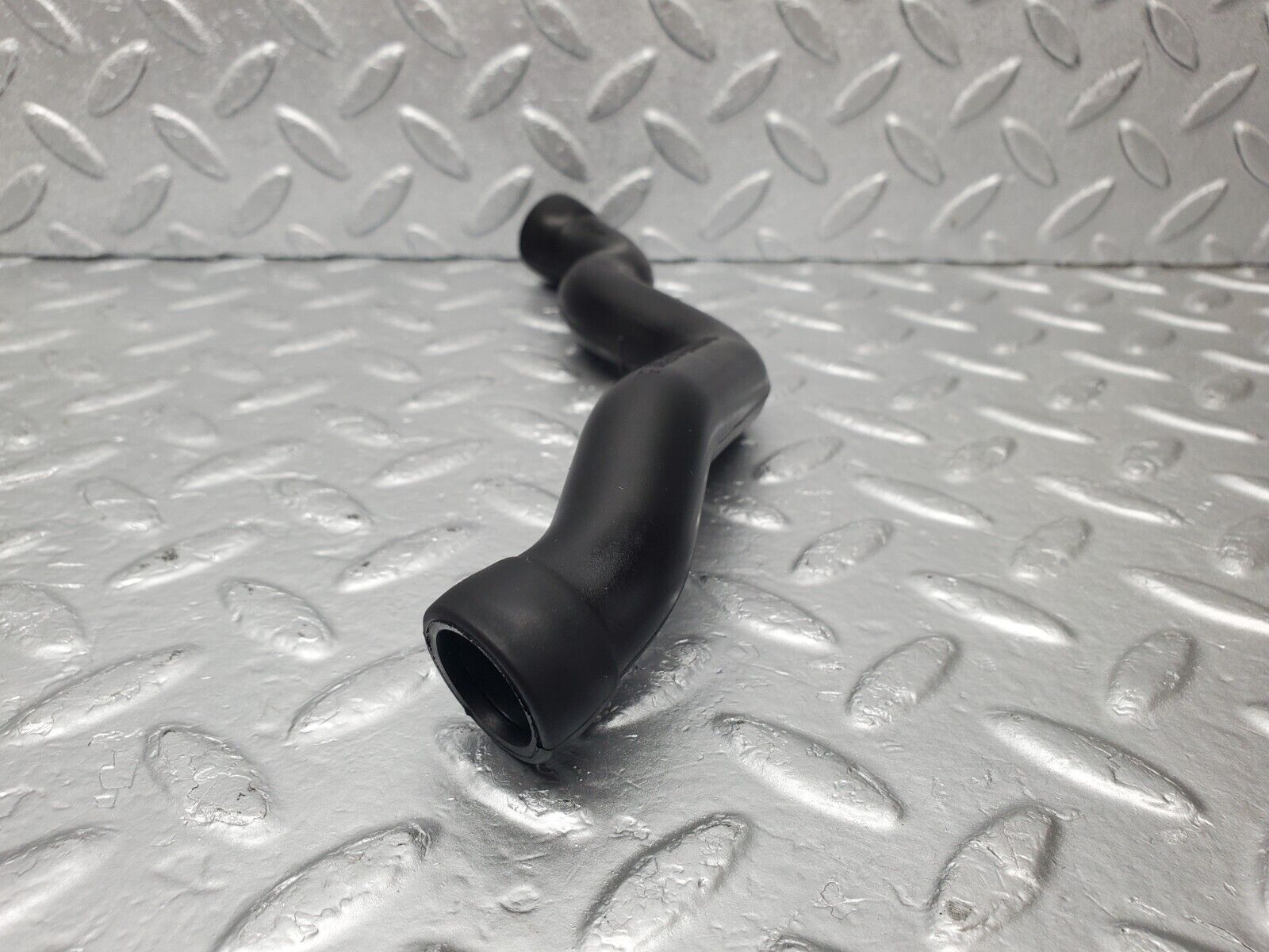 47002 Mercedes-Benz R129 320SL Coupe Crankcase Breather Hose 1120180482