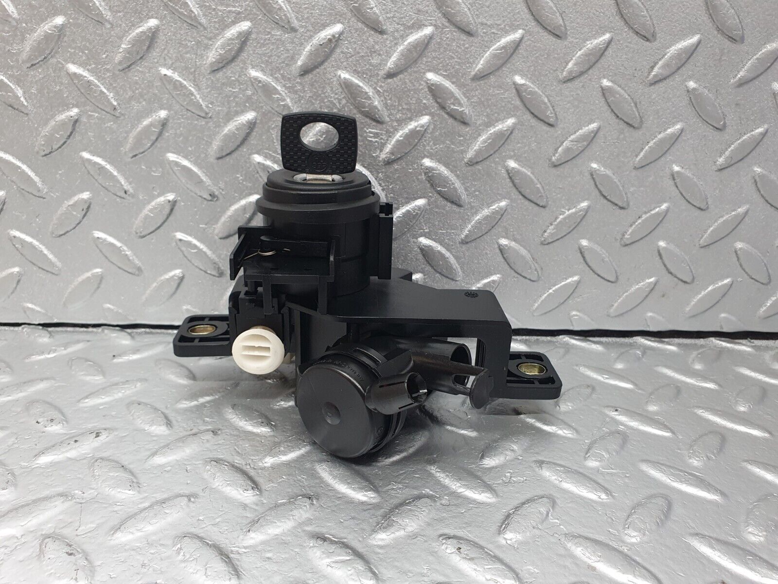 42573 Mercedes-Benz R129 320SL Coupe Trunk Lock With Key