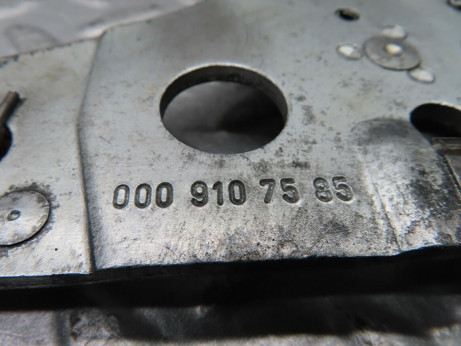 20553 Mercedes-Benz R107 450SL Front Right Seat Hinge 0009107585