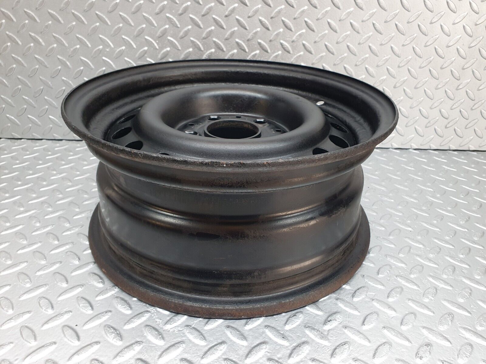 43759 Mercedes-Benz W123 Steel Wheel 6Jx14H2 ET30 1234001602