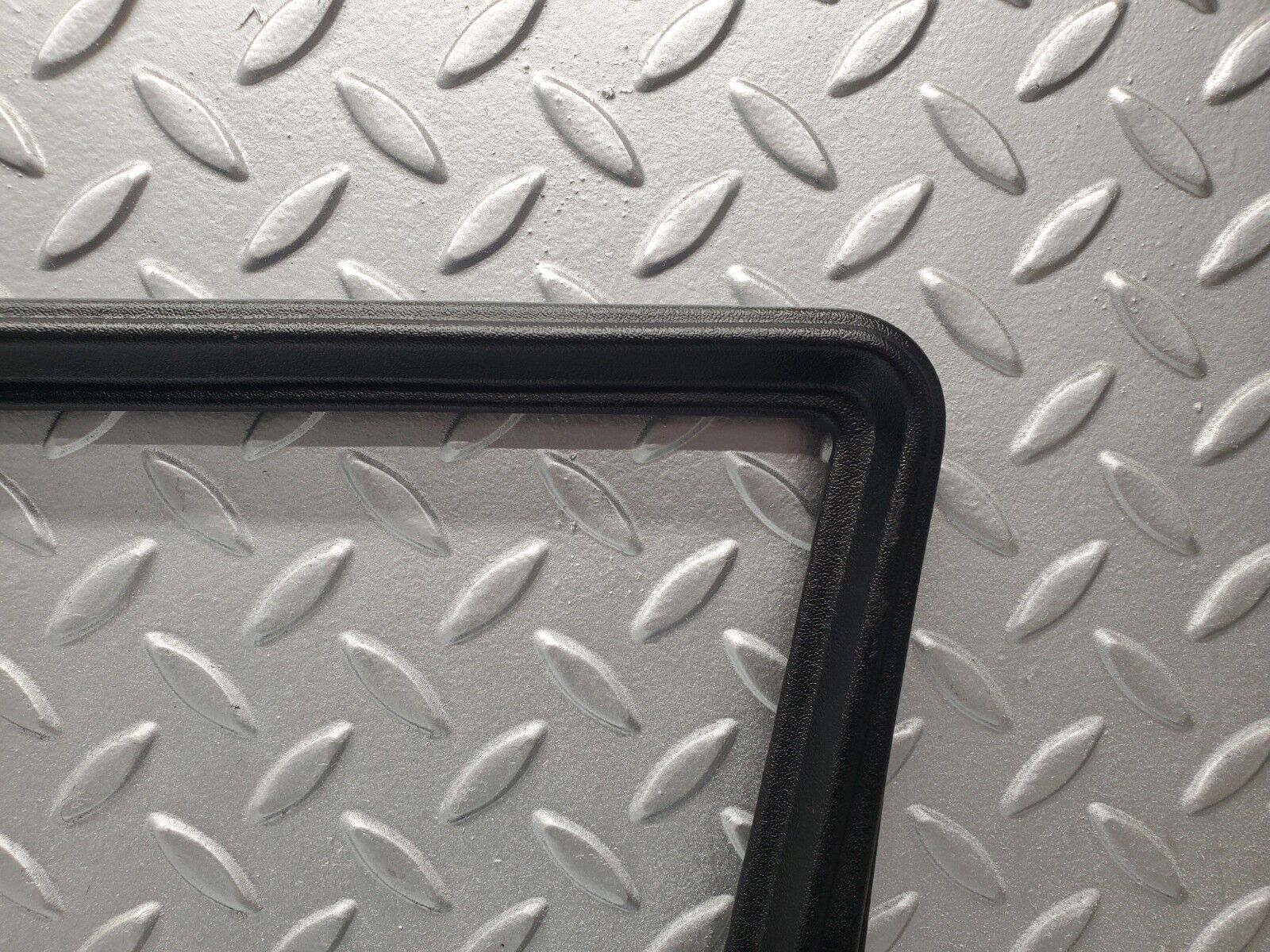 46250 Mercedes-Benz W124 280E Front Right Door Window Frame Trim 1247250271