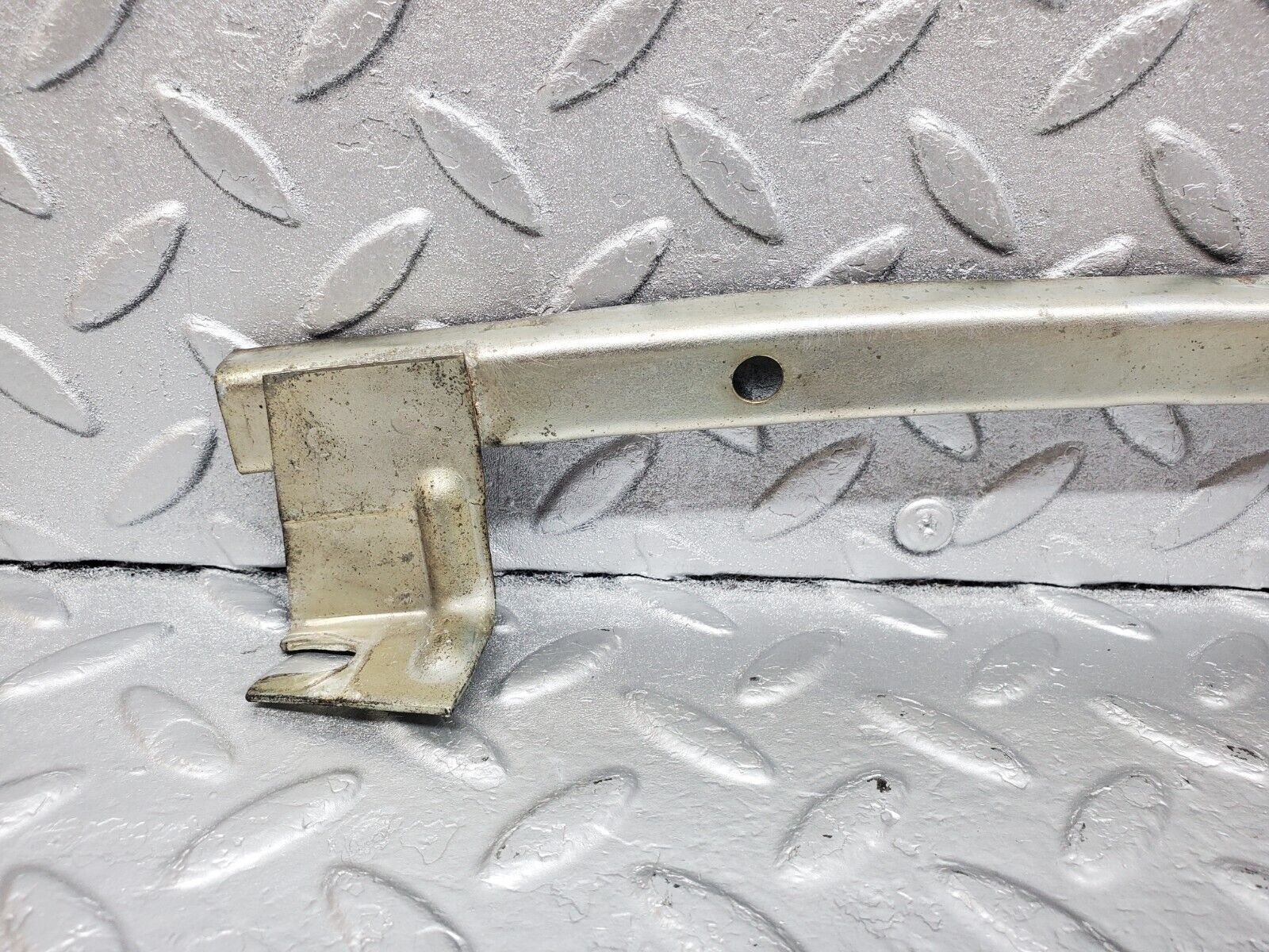 45815 Mercedes-Benz W126 420SE Rear Right Window Channel