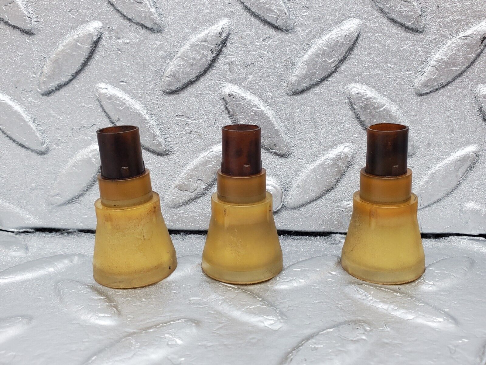 45444 Mercedes-Benz 280E M110.988 Fuel Injector Holder Set Plastic