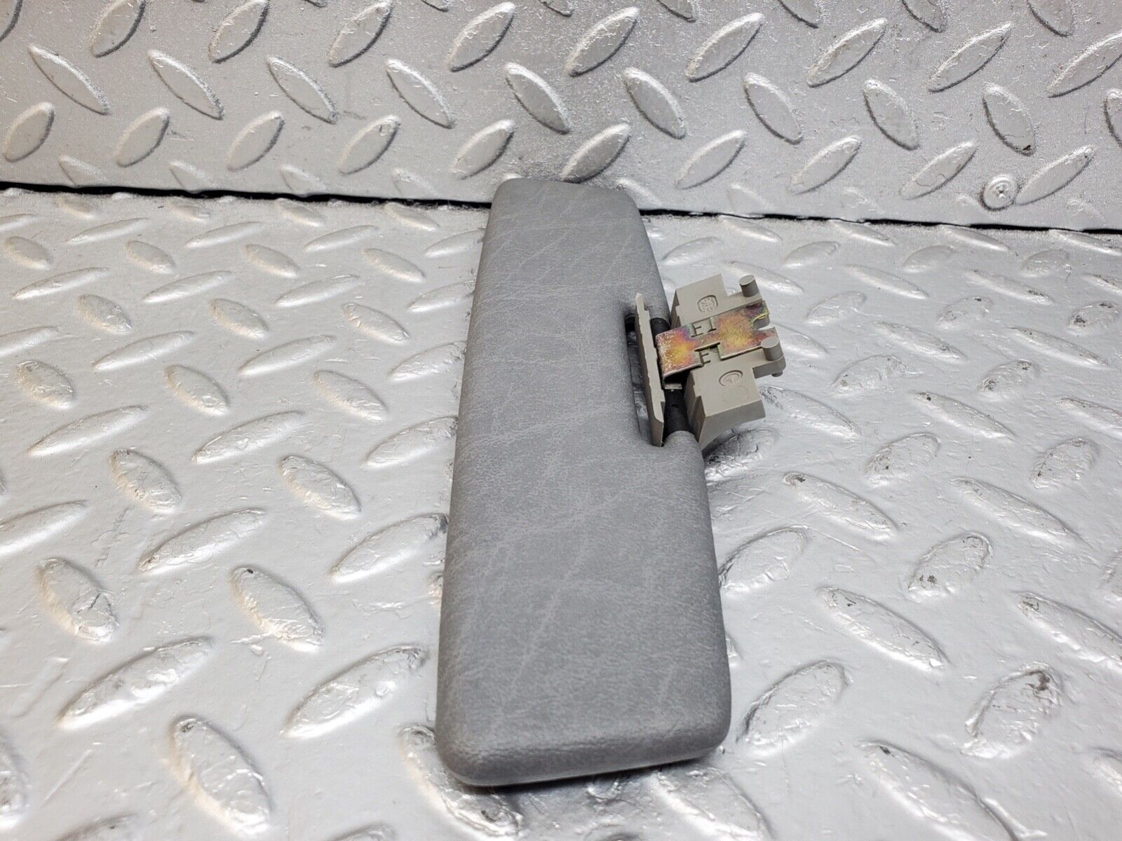 44625 Mercedes-Benz W124 220E Middle Sun Visor Grey