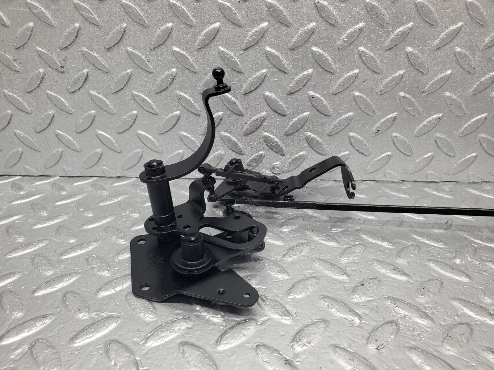 46724 Mercedes-Benz C123 280CE Coupe Throttle Linkage