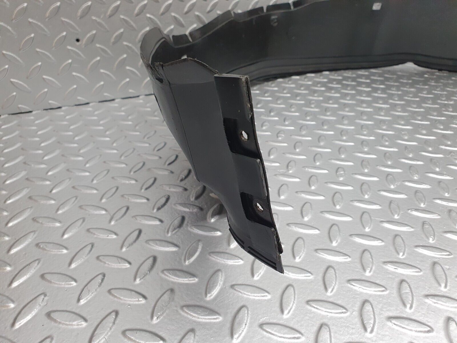 41930 Mercedes-Benz W202 C200 Front Right Inner Fender Wing Splash Guard 2026980230