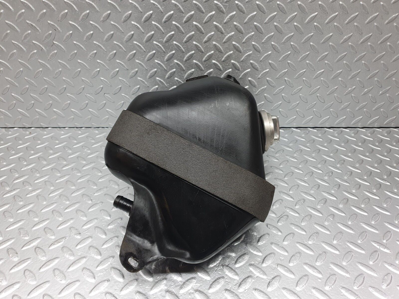 41775 Mercedes-Benz W202 C200 Fuel Filling Pipe Expansion Tank 2024701389