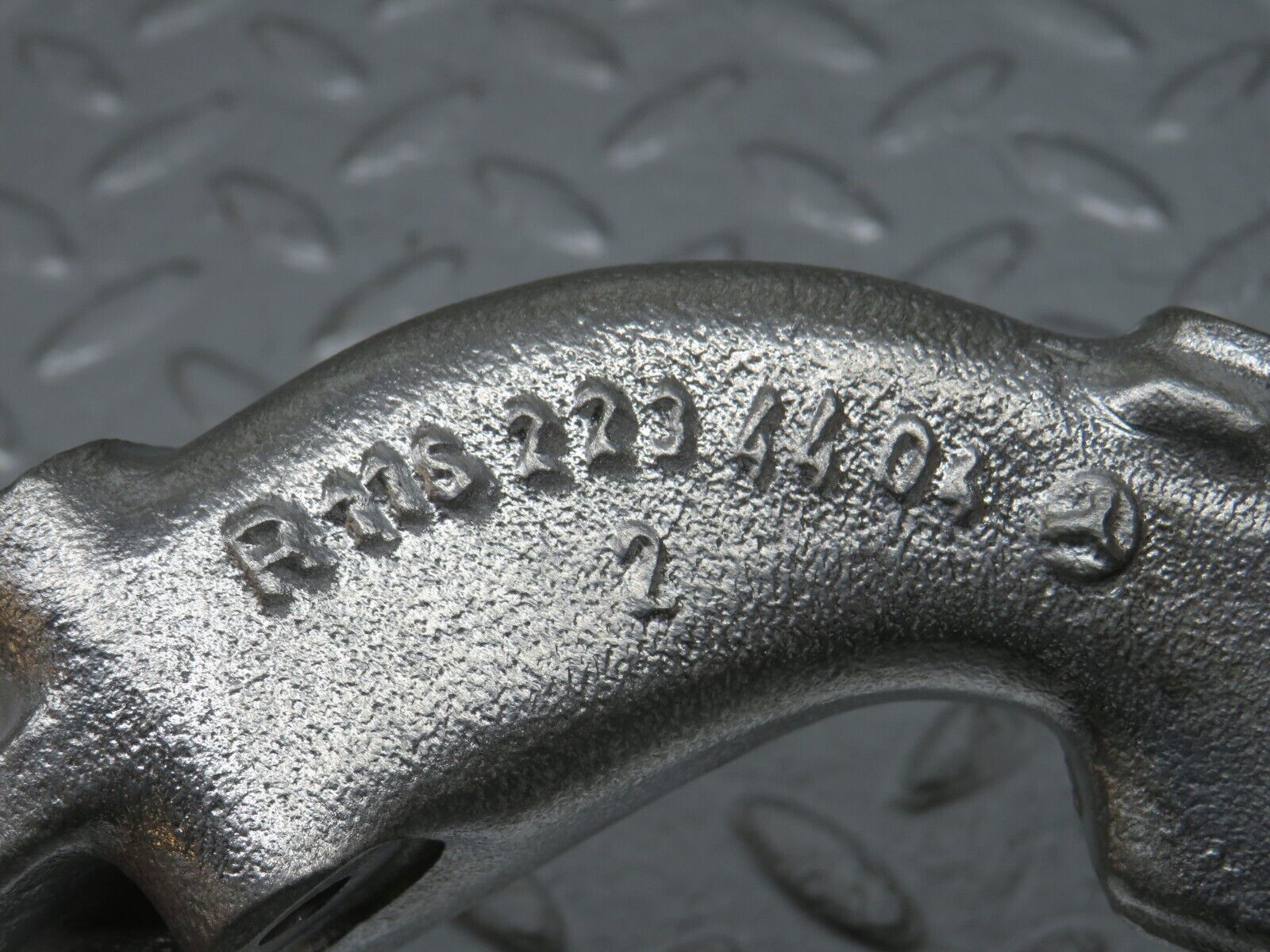 32951 Mercedes-Benz C107 R107 450 V8 Engine Mount Bracket Left 1162234404