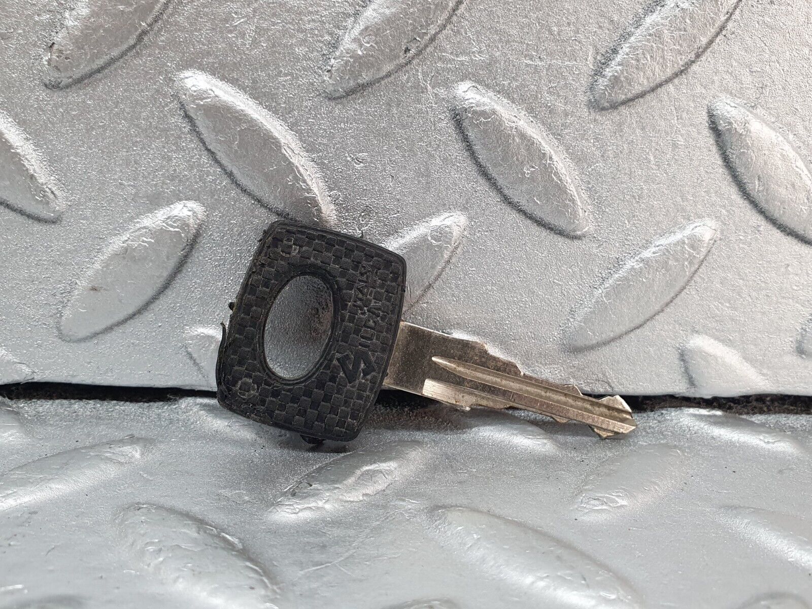 44026 Mercedes-Benz C123 230CE Coupe Steering Lock Ignition Switch With Key