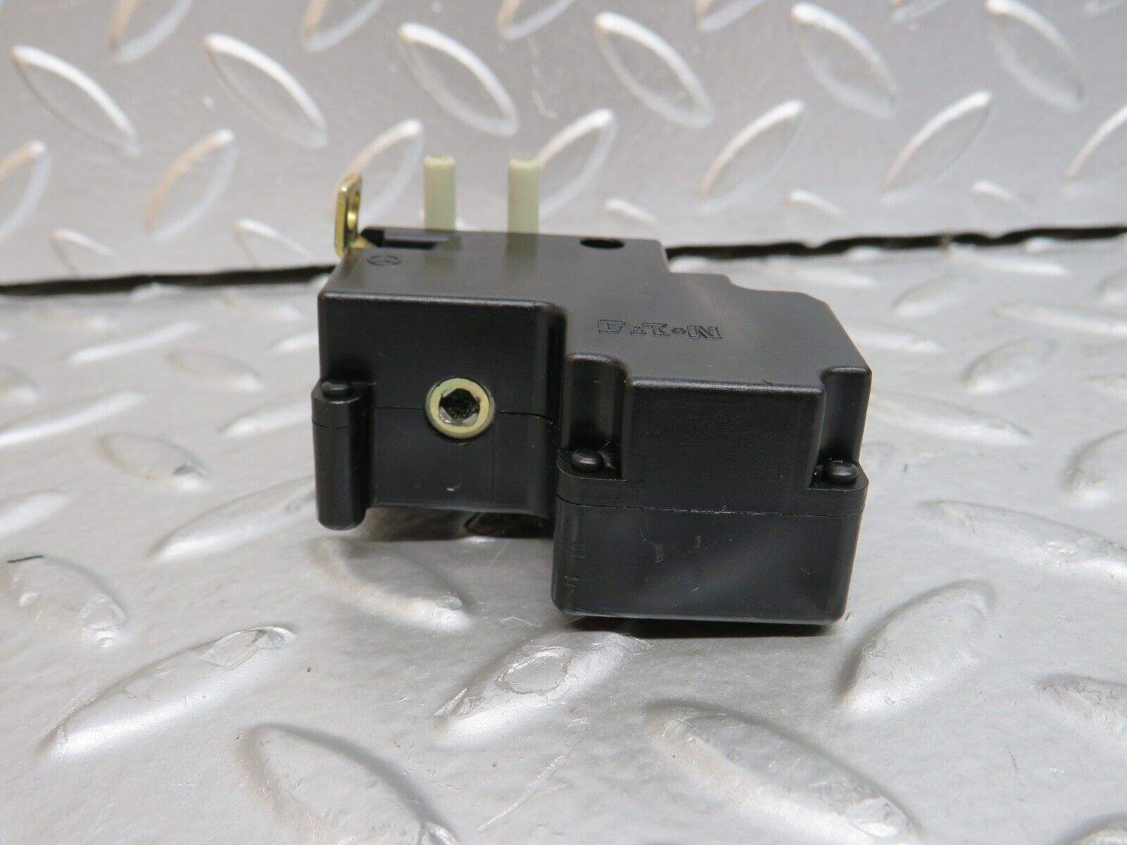 29569 Mercedes-Benz W124 230E Vacuum Valve