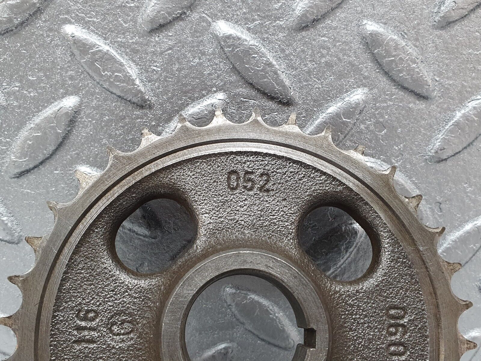 43792 Mercedes-Benz C126 380SEC Coupe Camshaft Timing Gear Sprocket 1160520601