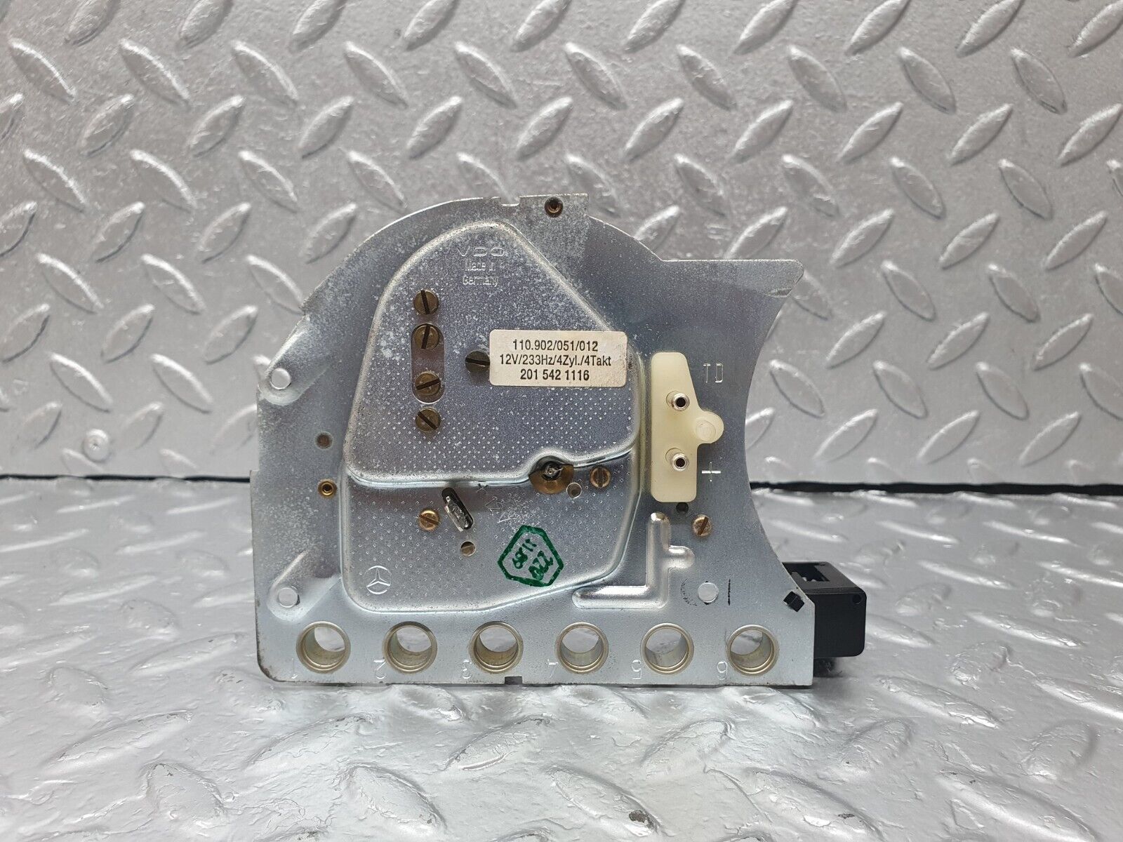 42867 Mercedes-Benz W201 190 2.0L Instrument Cluster Tachometer Gauge 2015421116