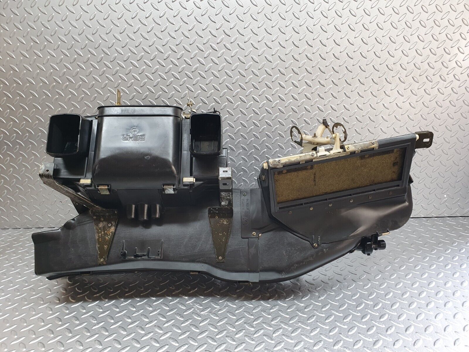 43742 Mercedes-Benz C126 380SEC Coupe Heater Box Blower Housing Behr