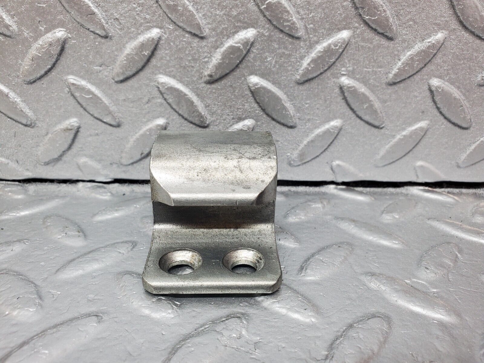 45632 Mercedes-Benz W126 420SE Right Door Lock Latch