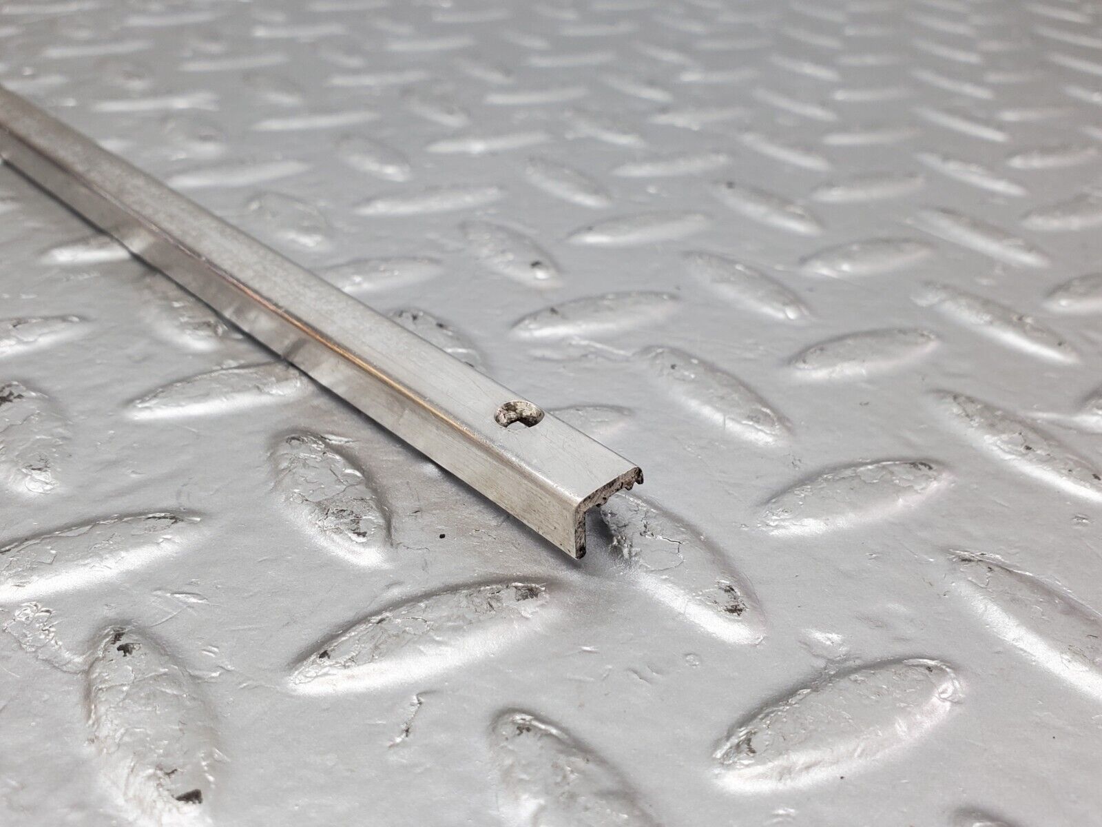 44544 Mercedes-Benz W123 280E Sunroof Chrome Trim