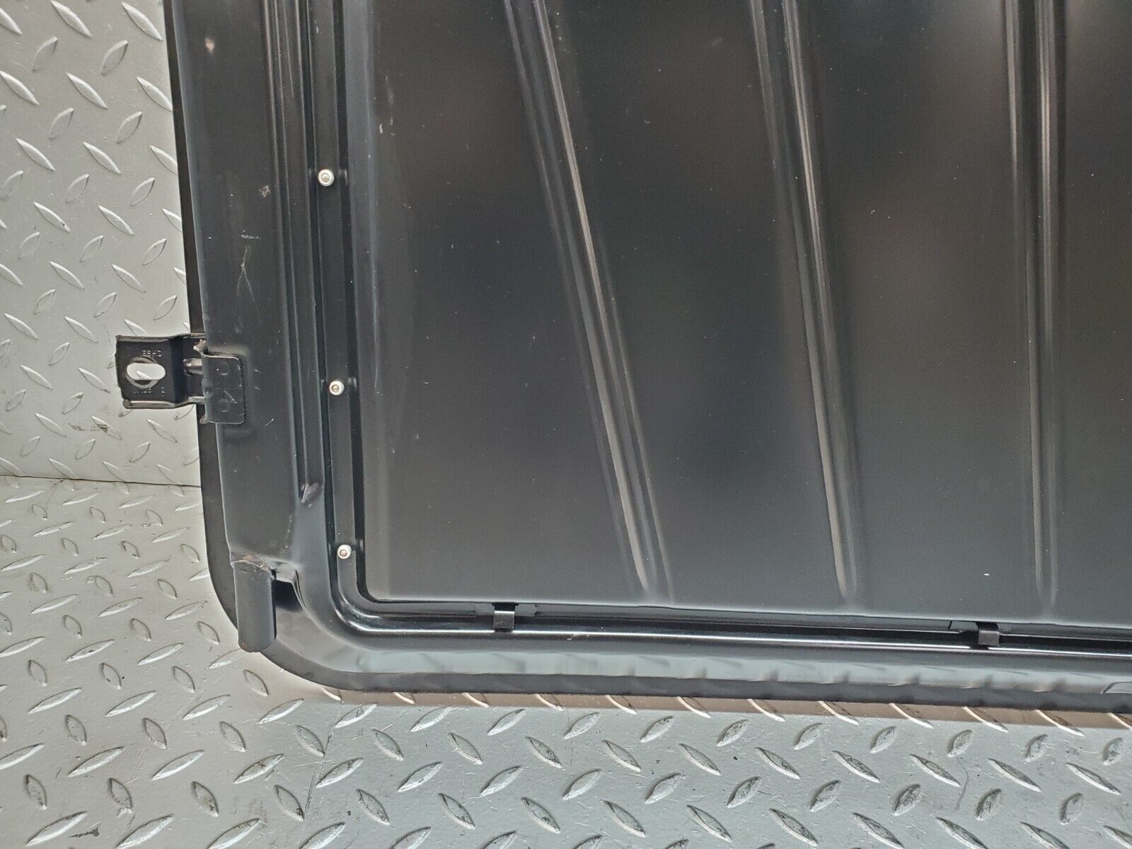 45994 Mercedes-Benz W126 420SE Power Sunroof Frame