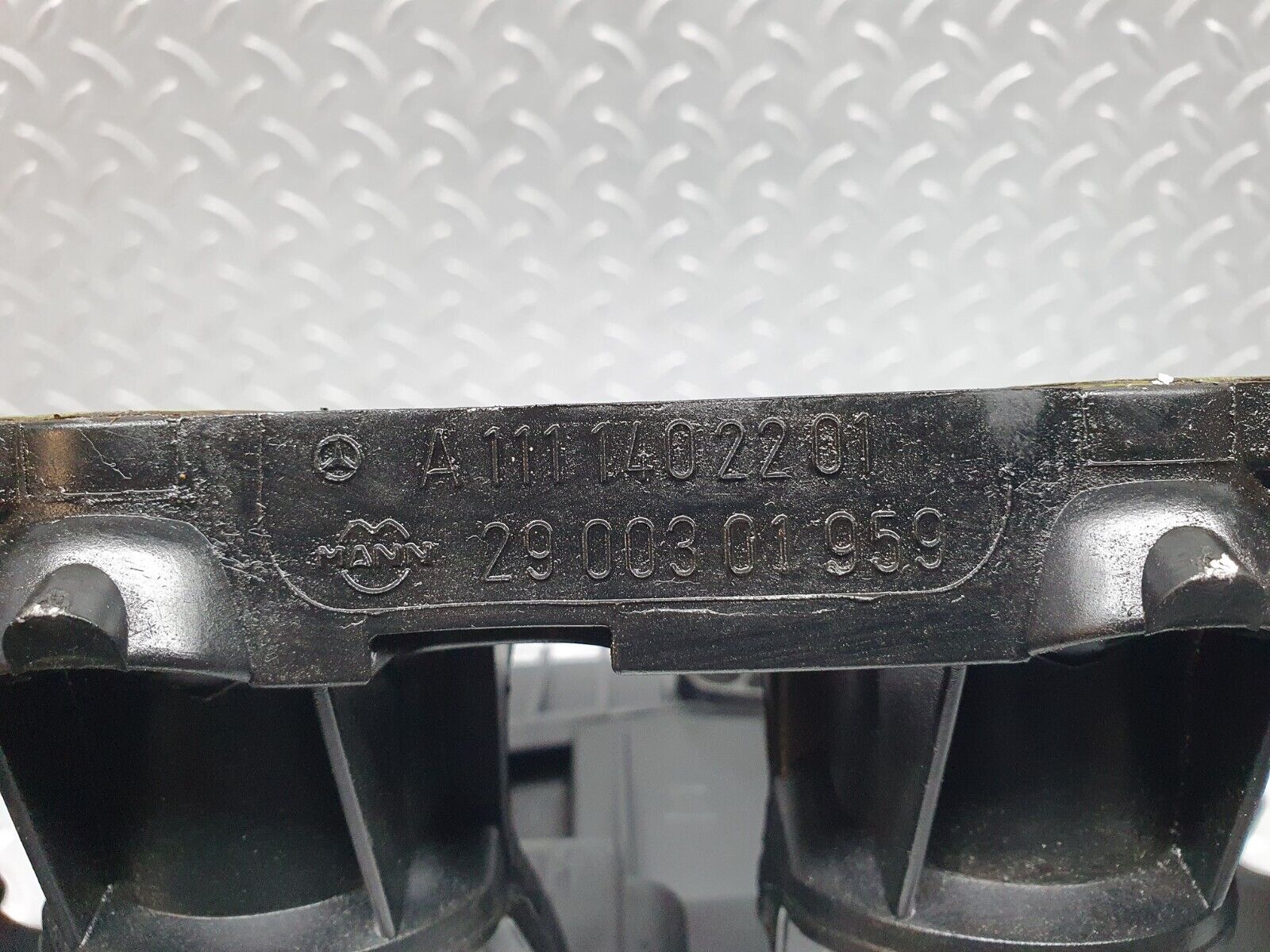 41936 Mercedes-Benz W202 C200 Intake Manifold 1111402201