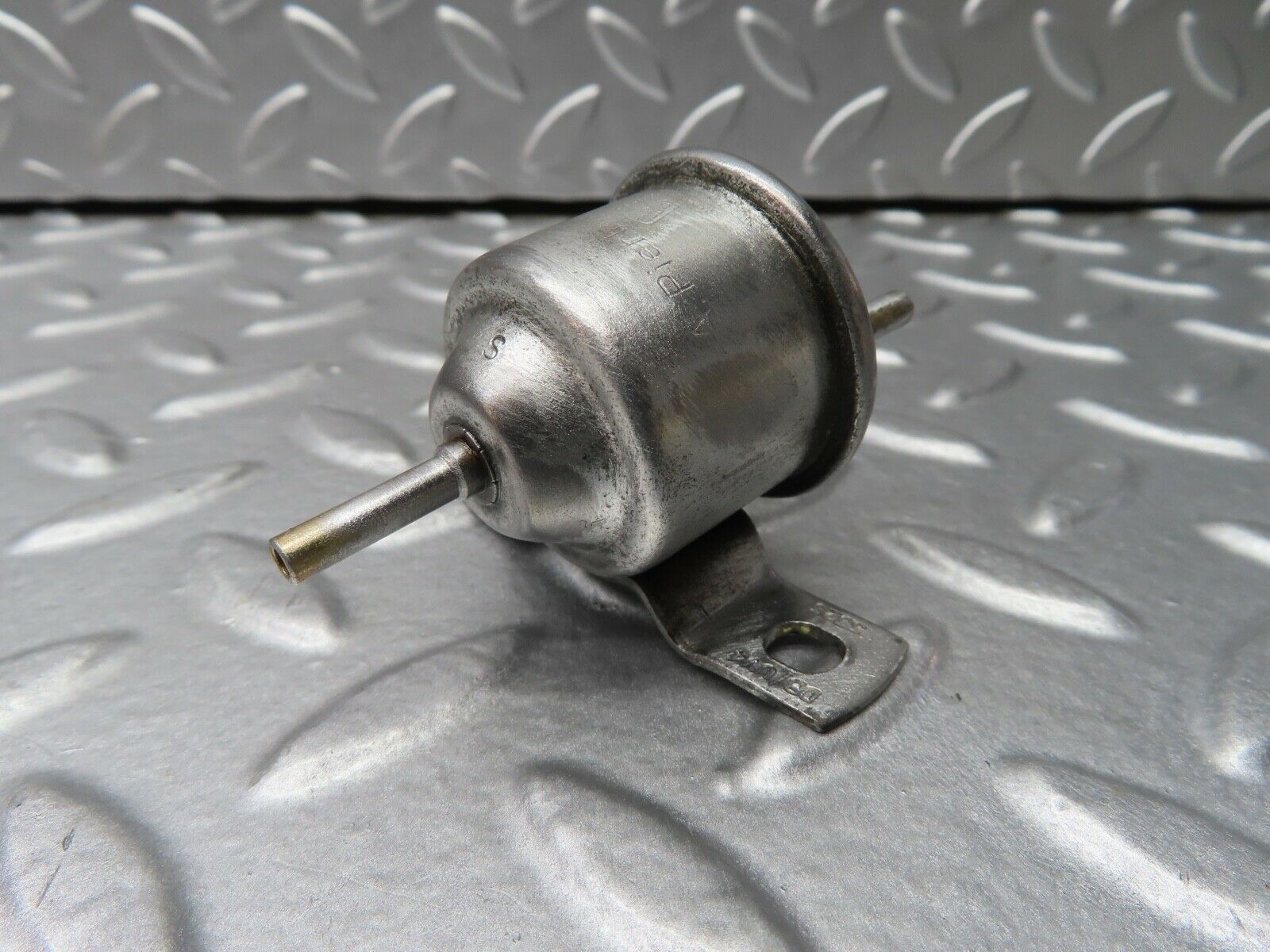 20558 Mercedes-Benz R107 450SL Vacuum Valve Pierburg