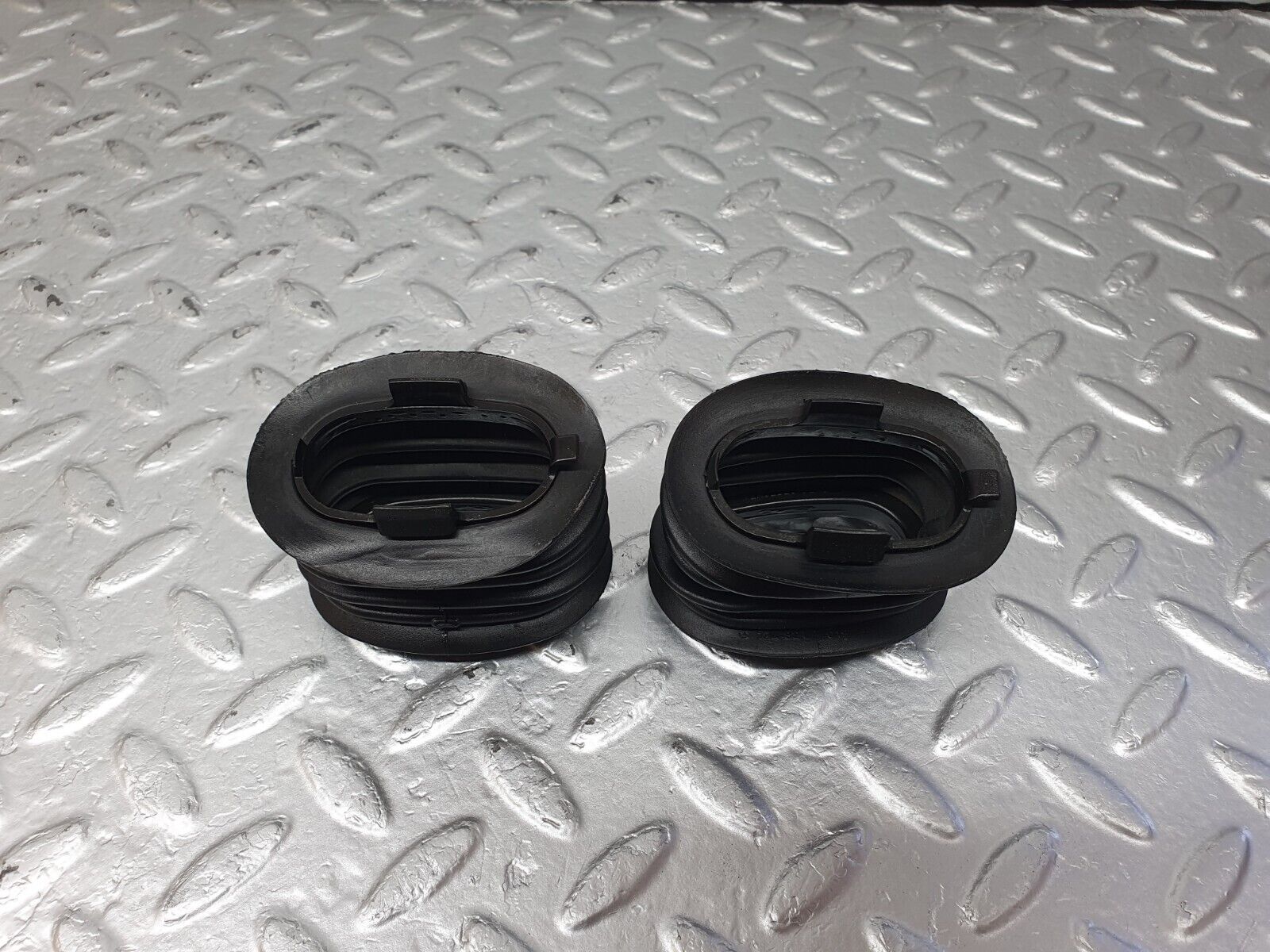 42509 Mercedes-Benz R129 320SL Coupe Door Wire Protector Rubber 1248210197