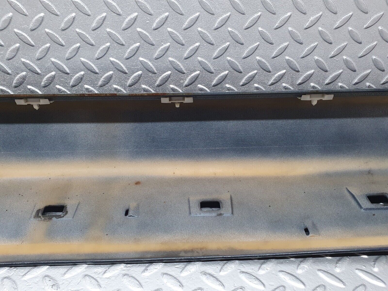 42024 Mercedes-Benz W202 C200 Side Skirt Right Side 2026982430