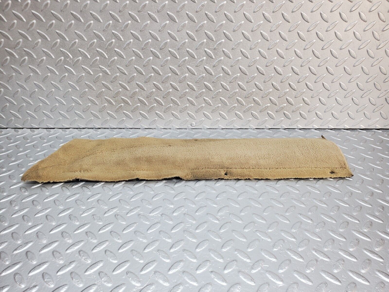 45697 Mercedes-Benz W126 420SE Front Left Door Sill Carpet Beige
