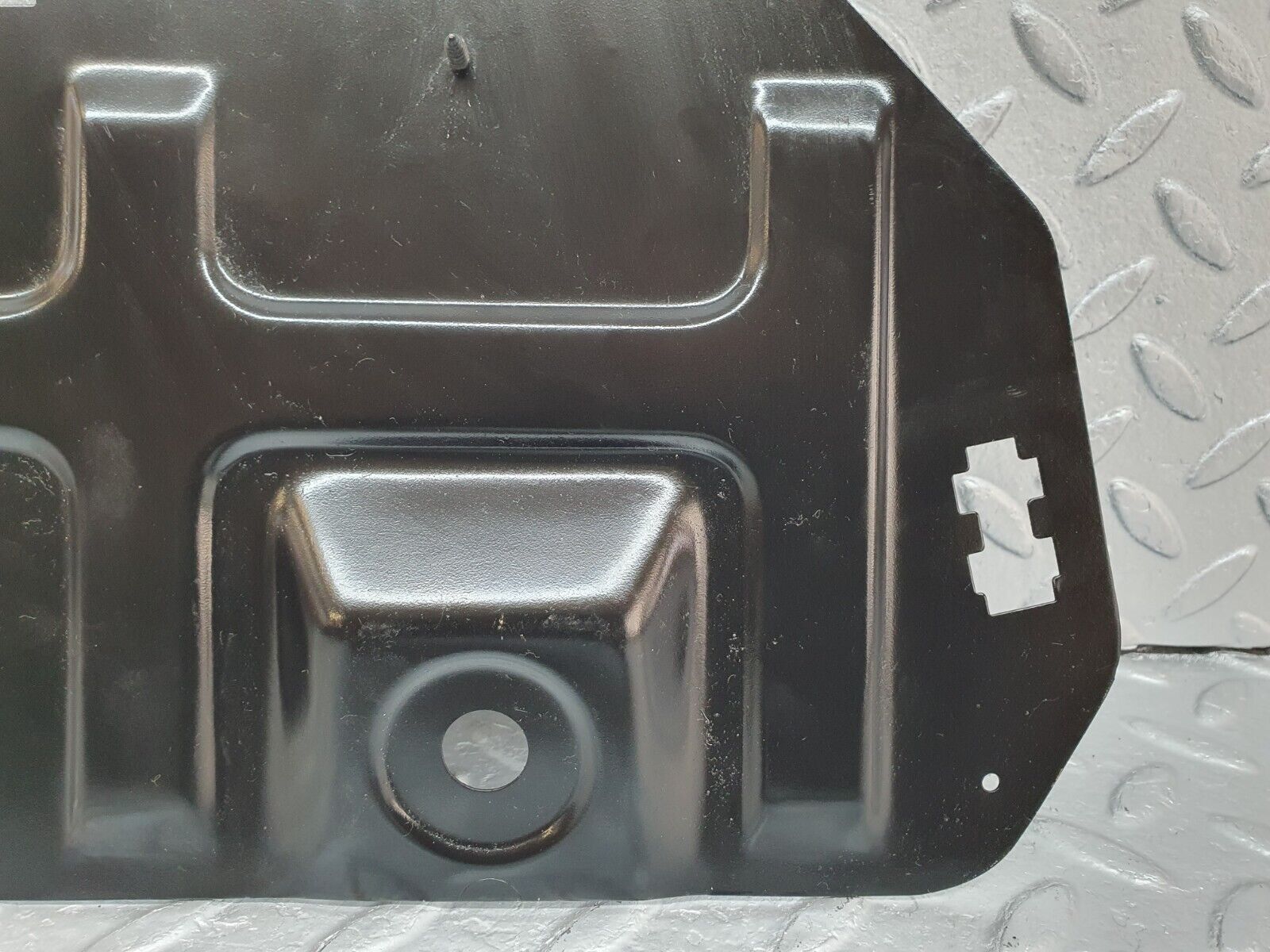 41705 Mercedes-Benz W124 200E Under Dash Relay Bracket Left Side