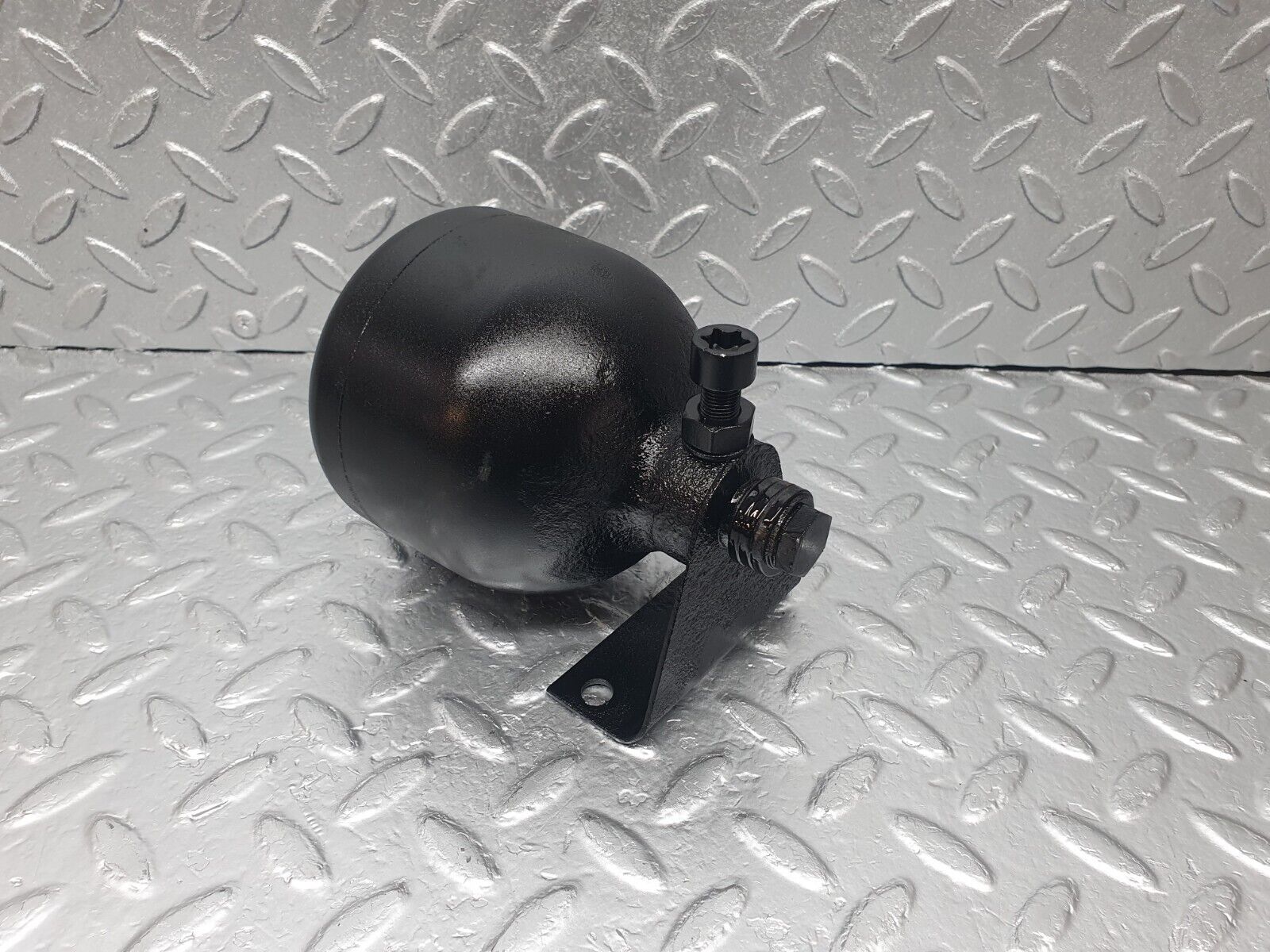 43608 Mercedes-Benz C126 380SEC Coupe Rear Suspension Sphere