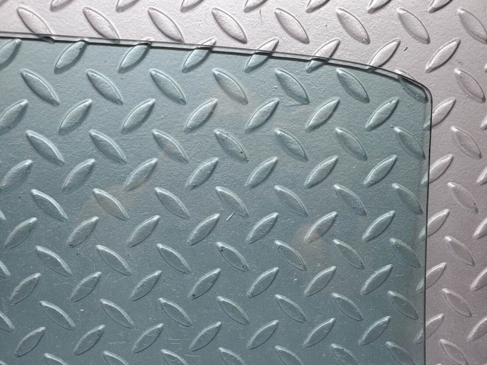 45798 Mercedes-Benz W126 420SE Rear Right Door Window Glass