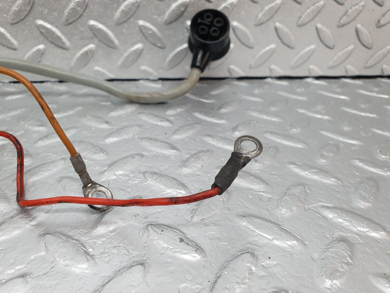 43693 Mercedes-Benz C126 380SEC Coupe Ignition Control Unit Cable 09961812