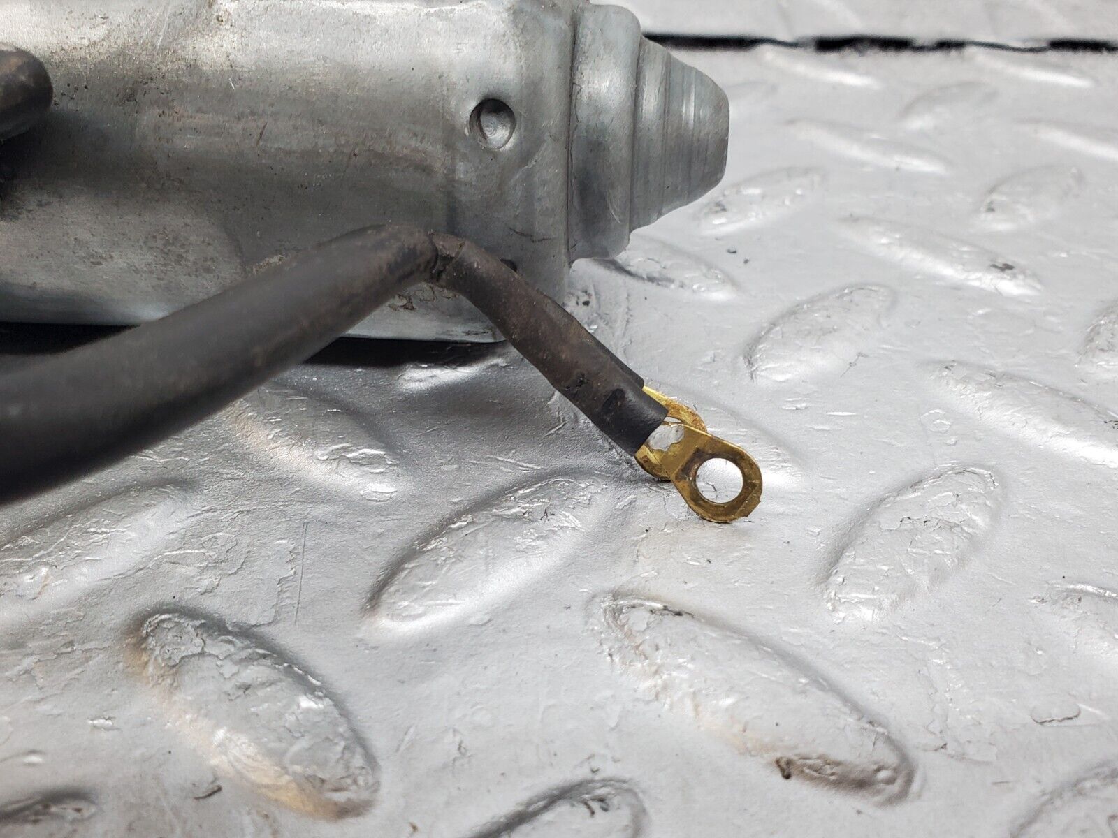 44796 Mercedes-Benz W124 220E Window Regulator Motor Left Bosch 0130821284