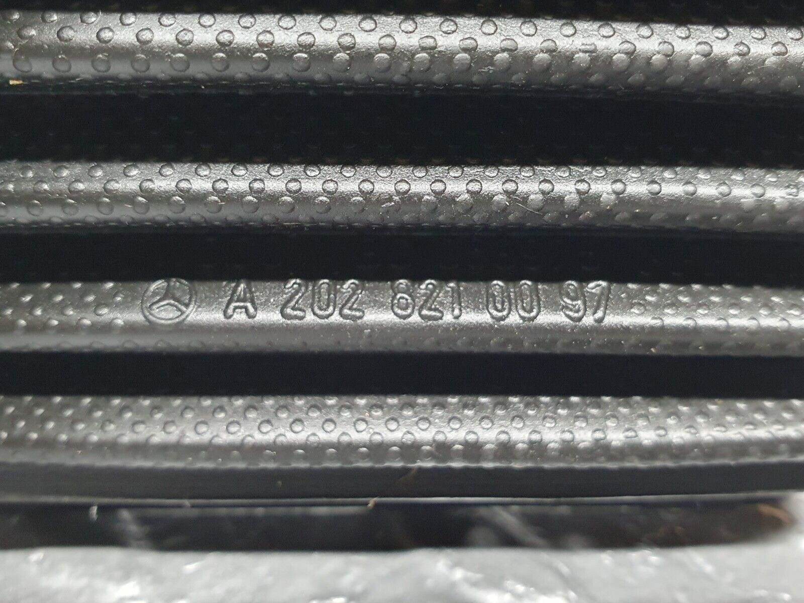 41843 Mercedes-Benz W202 C200 Front Door Wire Protector Rubber 2028210097
