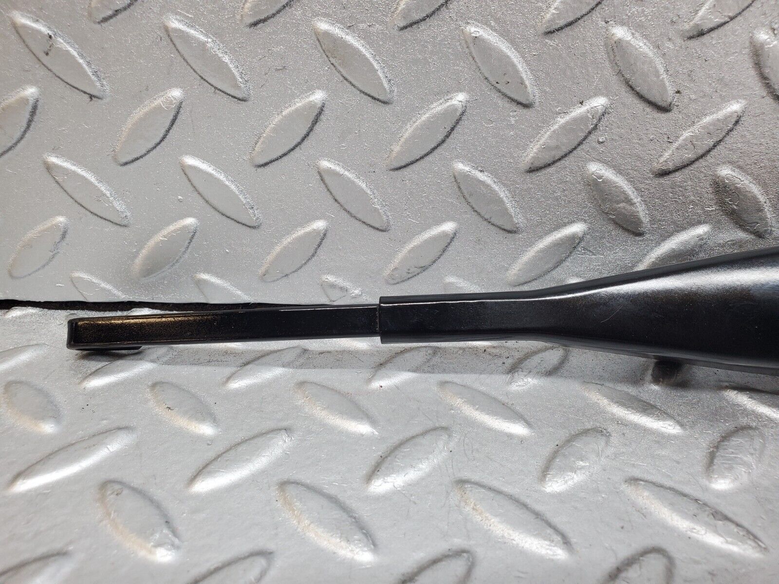 44793 Mercedes-Benz W124 220E Wiper Arm 096052184840