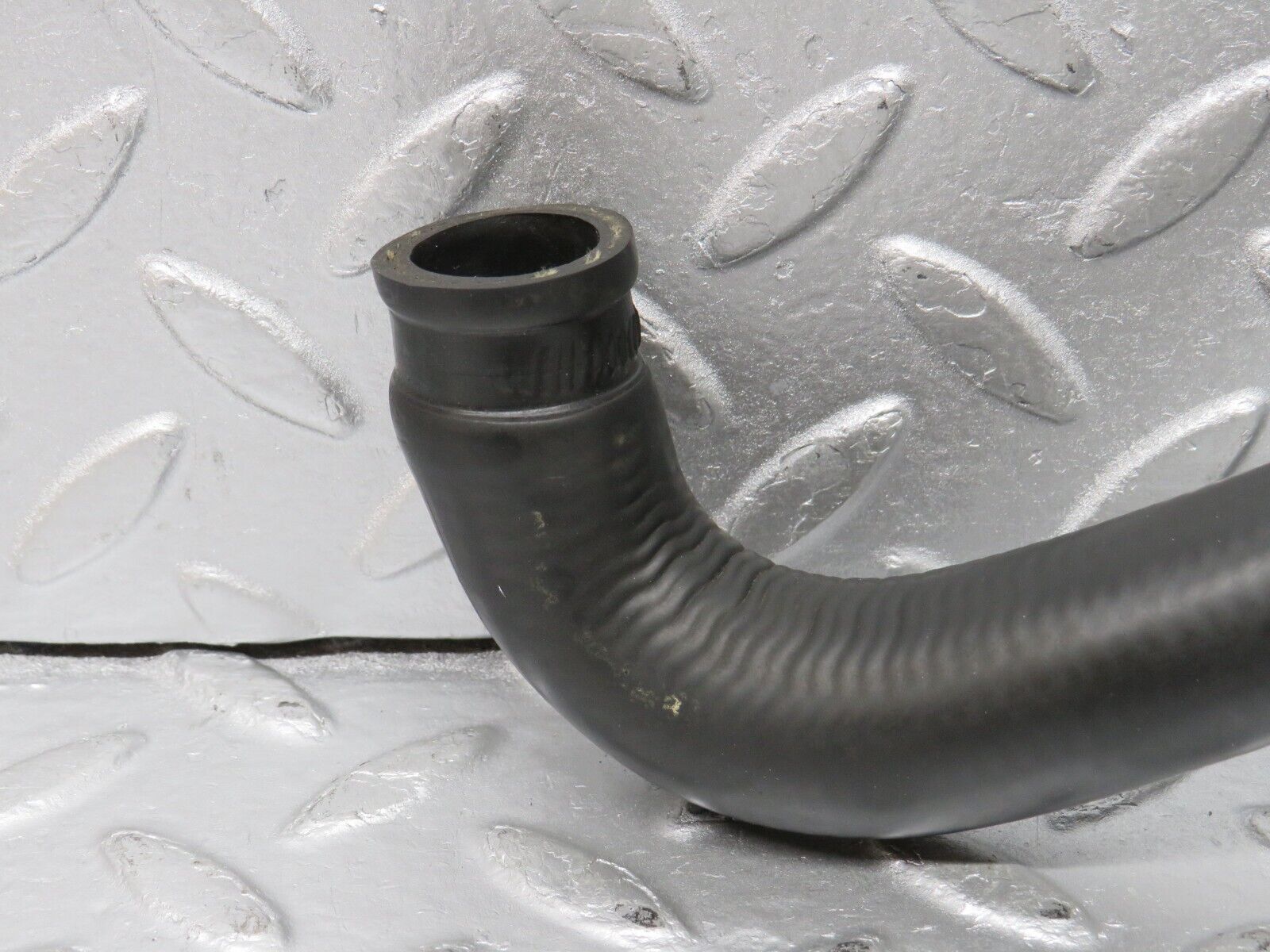 39209 Mercedes-Benz R107 500SL Heater Radiator Hose Pipe 1078310794