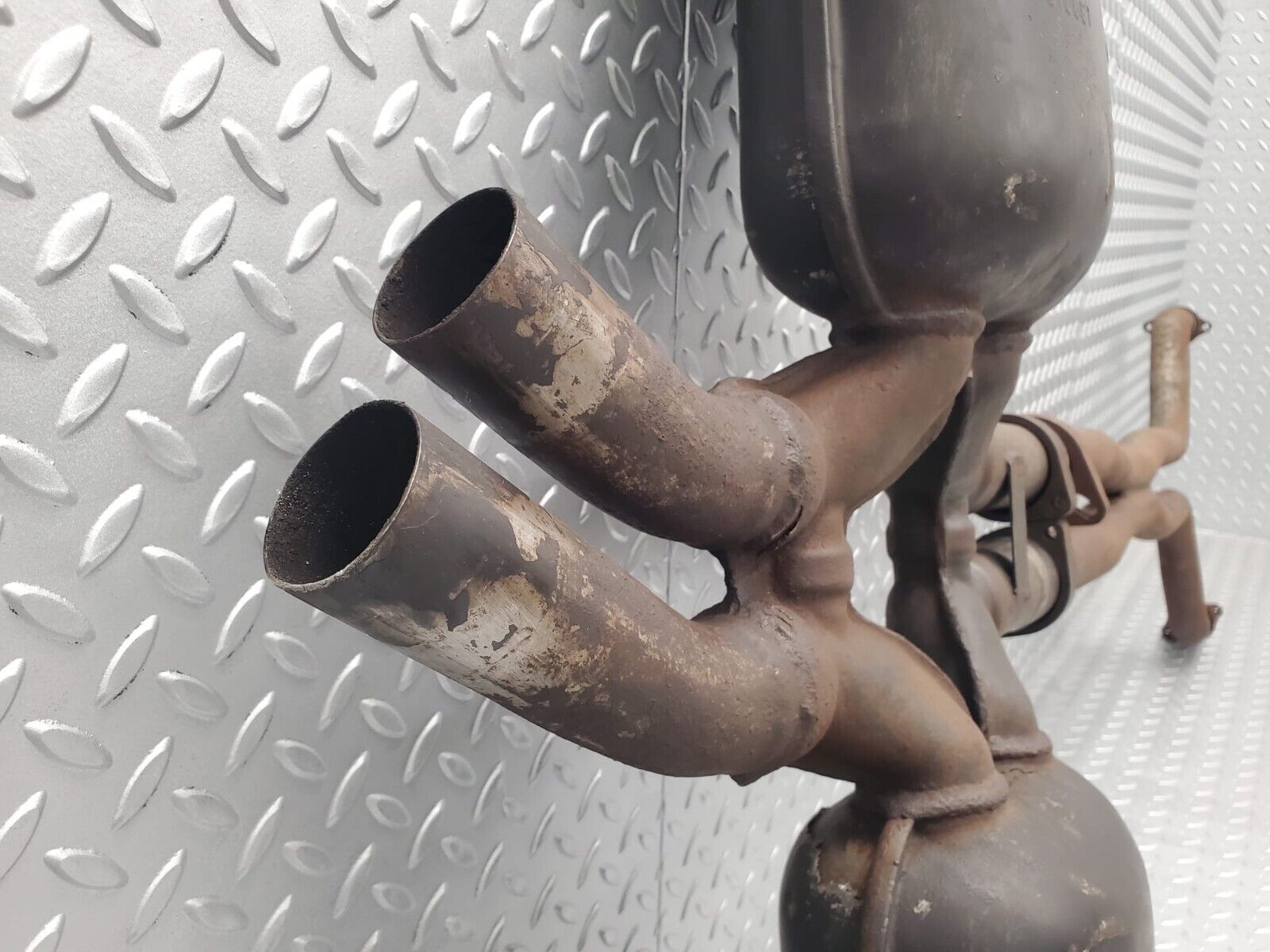 46102 Mercedes-Benz W126 420SE Exhaust Middle Silencer 1264913801