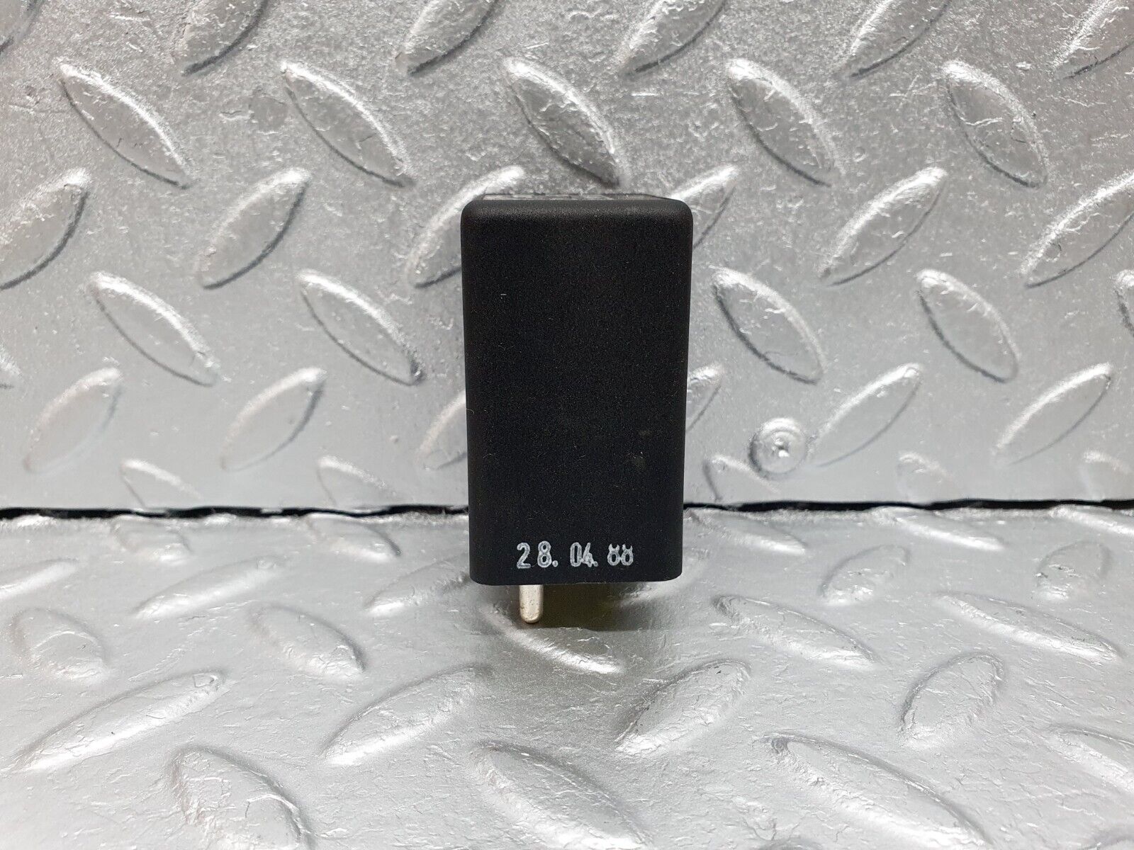 41639 Mercedes-Benz W124 200E Multi Purpose Relay 0015457305