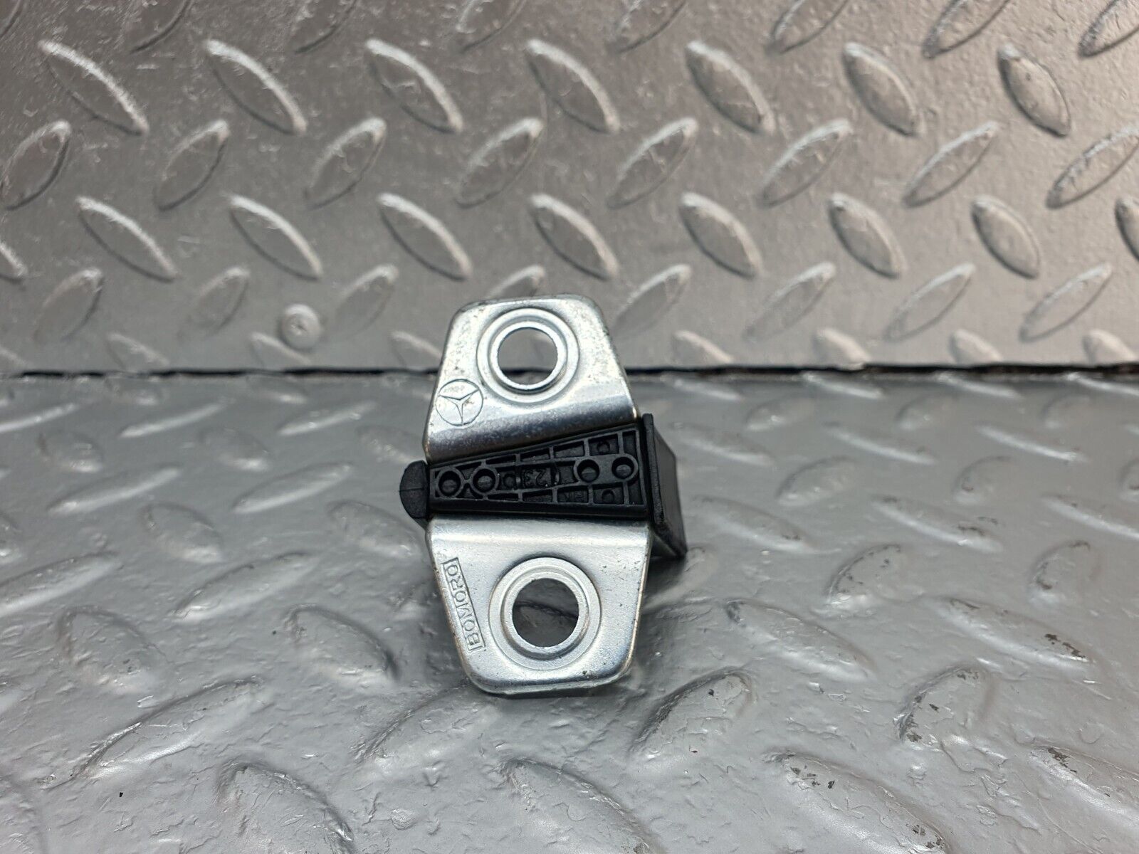 42891 Mercedes-Benz W201 190 2.0L Door Lock Latch