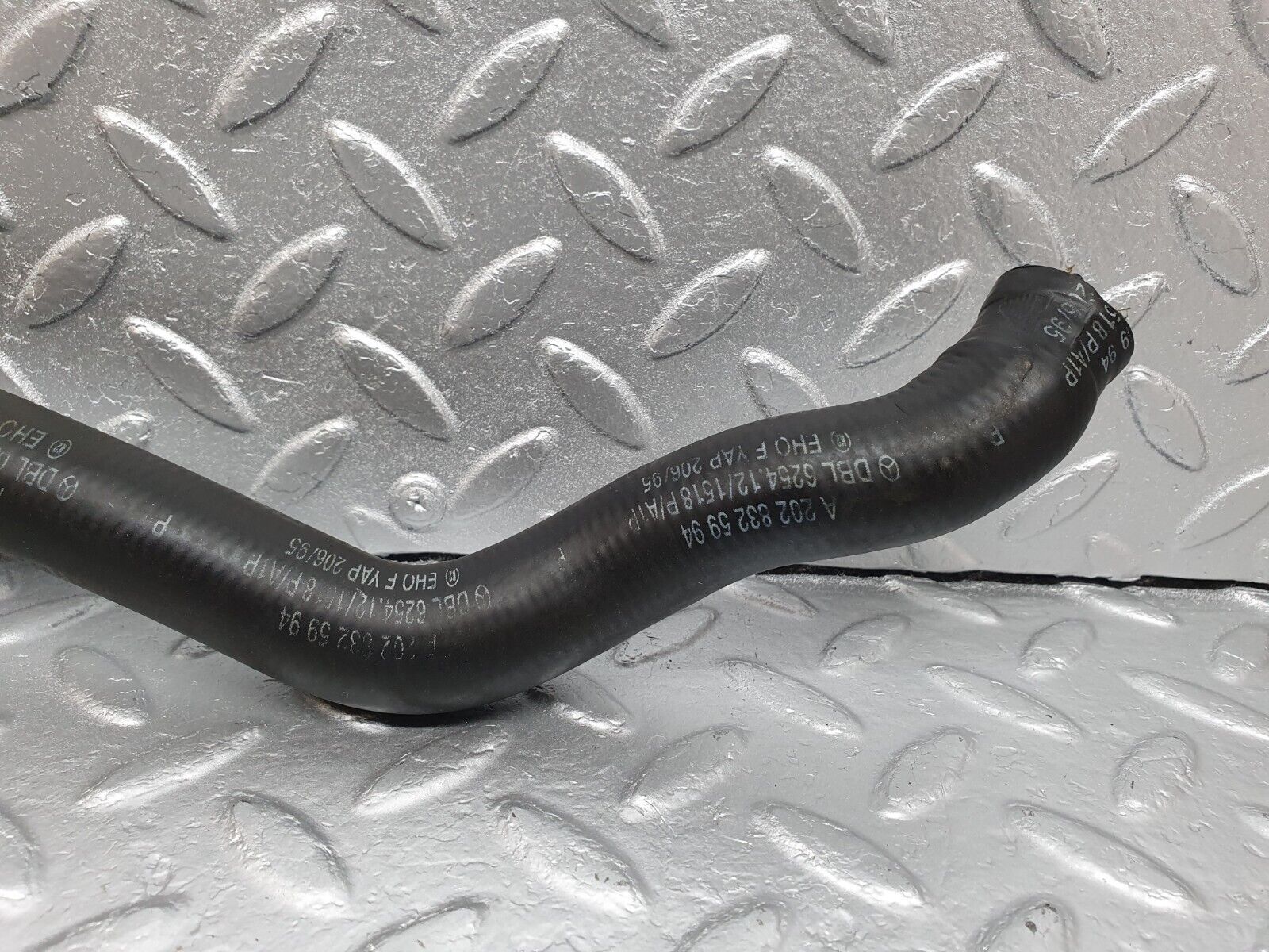 42067 Mercedes-Benz W202 C200 Heater Hose Pipe 2028325994 2028325894 2028325794