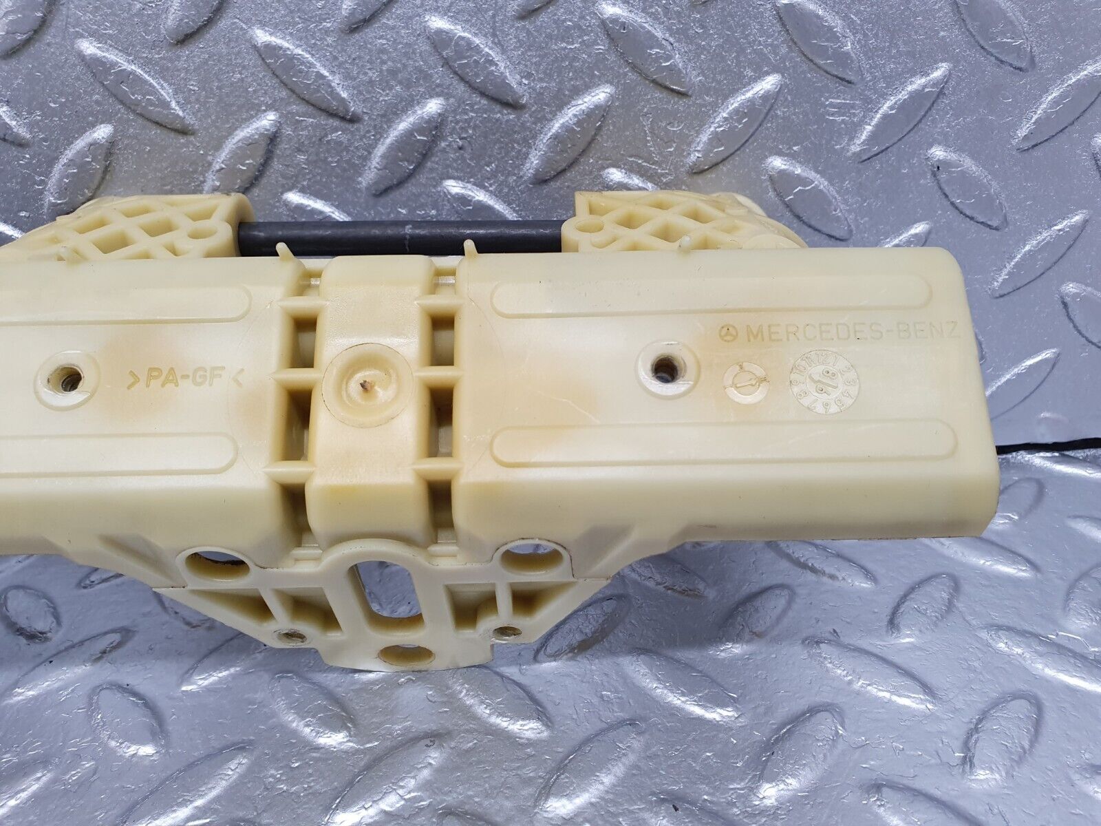 41841 Mercedes-Benz W202 C200 Headrest Folding Mechanism