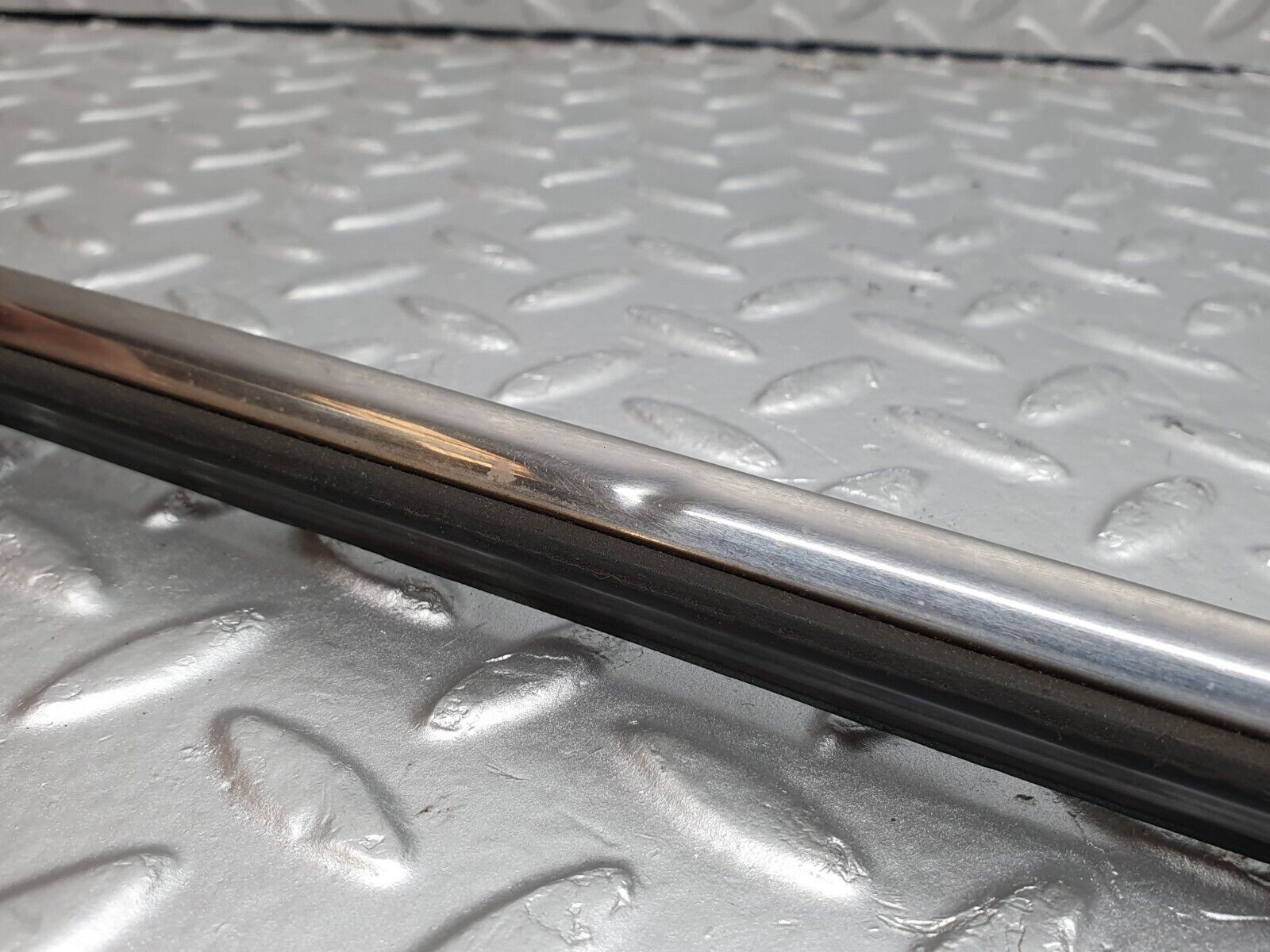 43458 Mercedes-Benz W108 280SE Rear Left Door Centre Moulding Trim