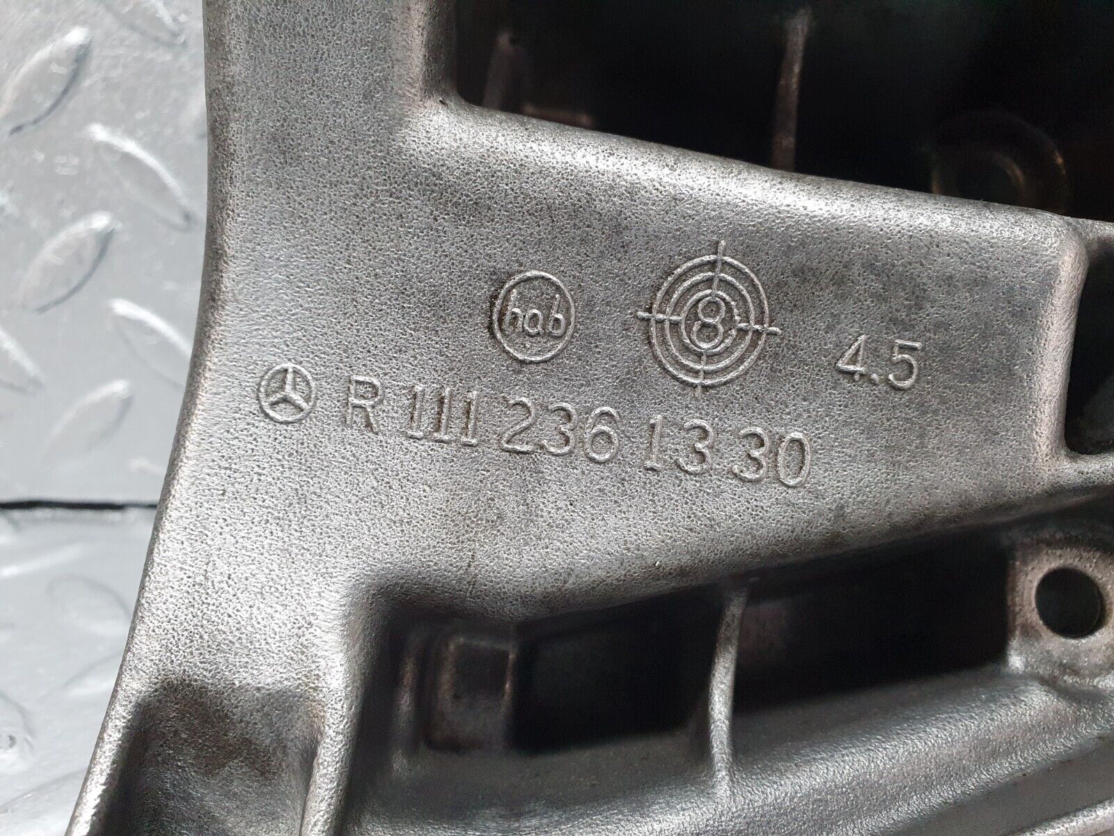 41943 Mercedes-Benz W202 C200 AC Compressor Support Bracket 1112361330