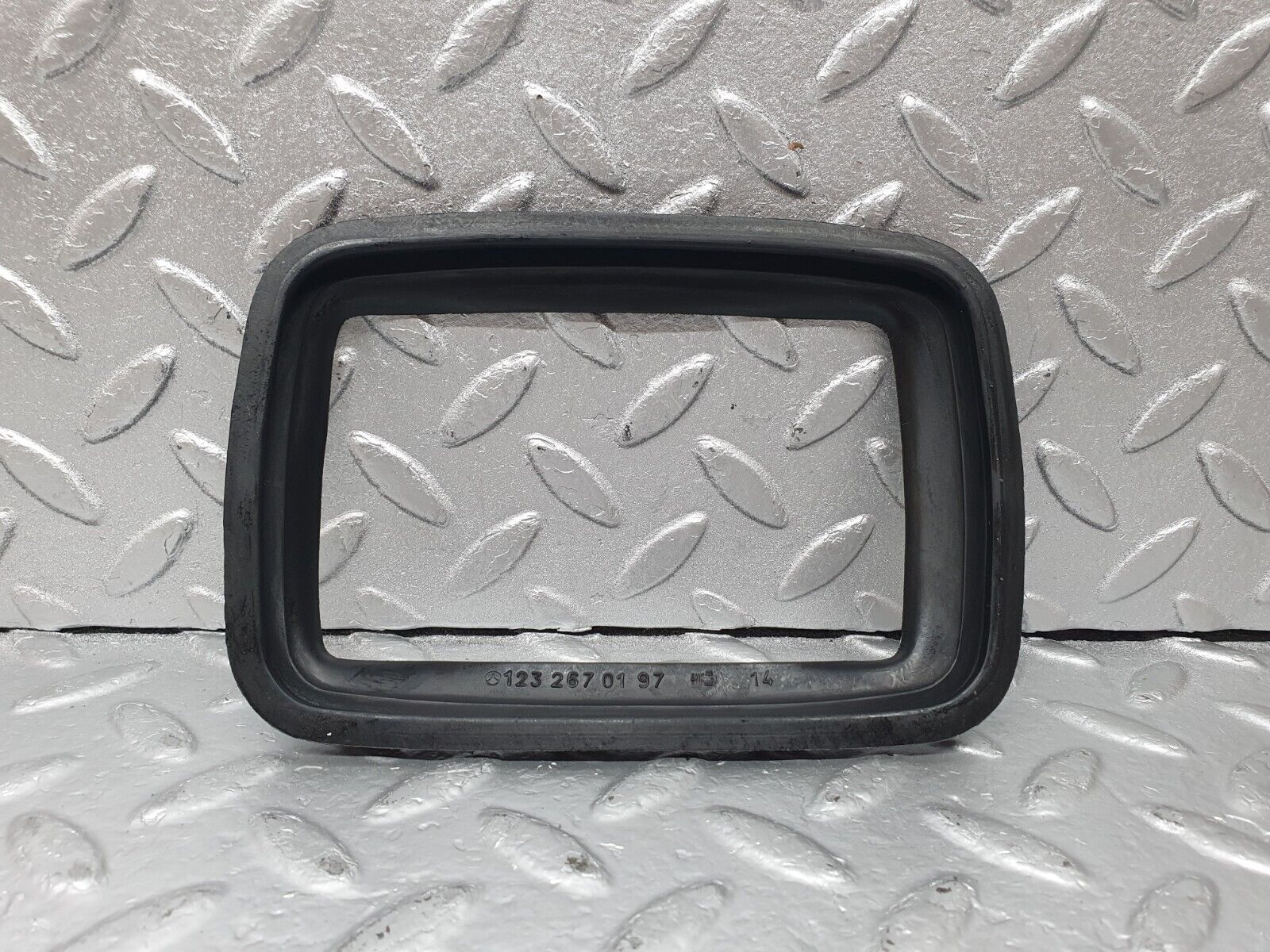 43911 Mercedes-Benz C123 230CE Coupe Gear Selector Surround Rubber 1232670197