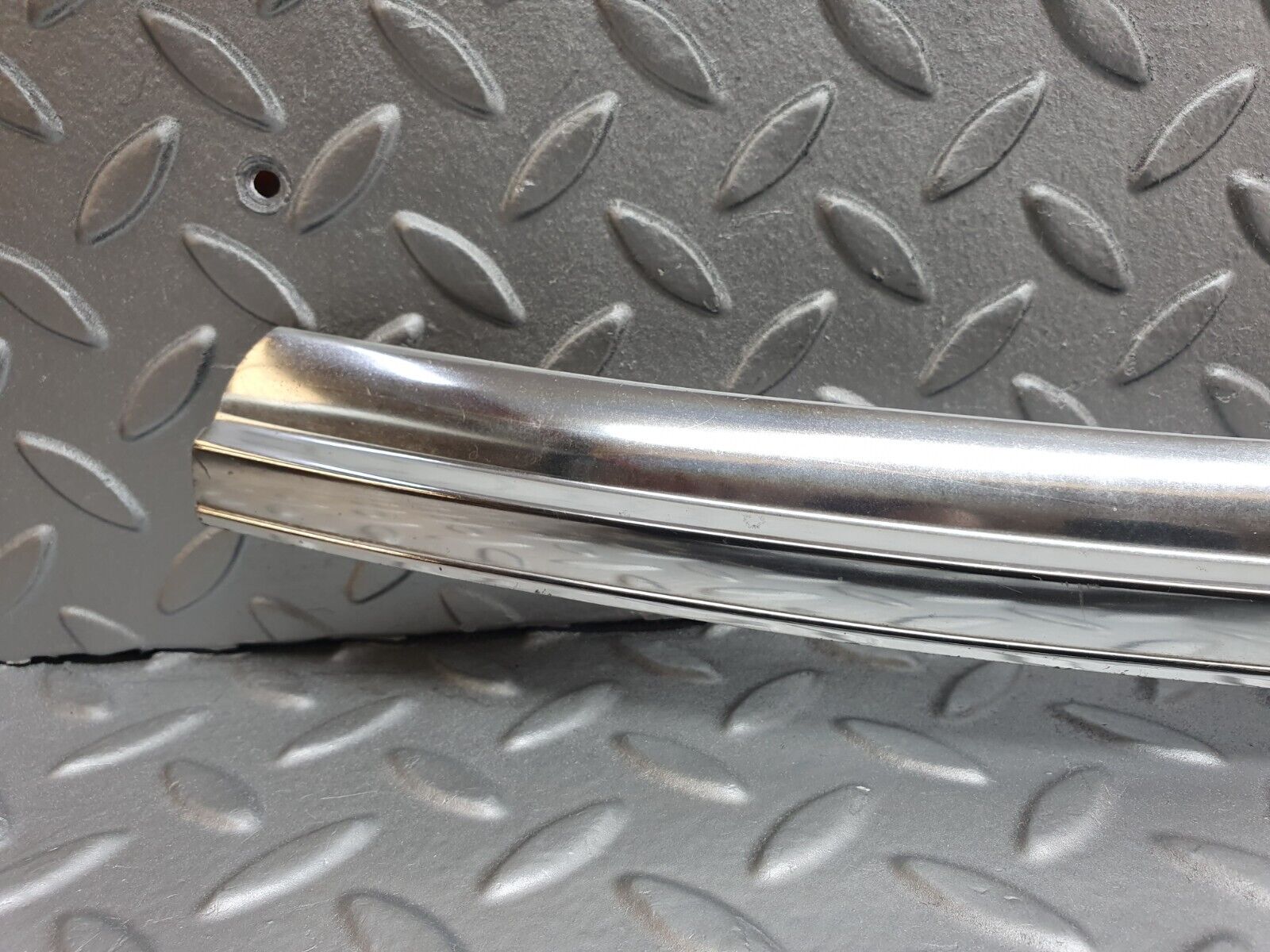 43056 Mercedes-Benz R107 Hardtop Under Windshield Chrome Trim