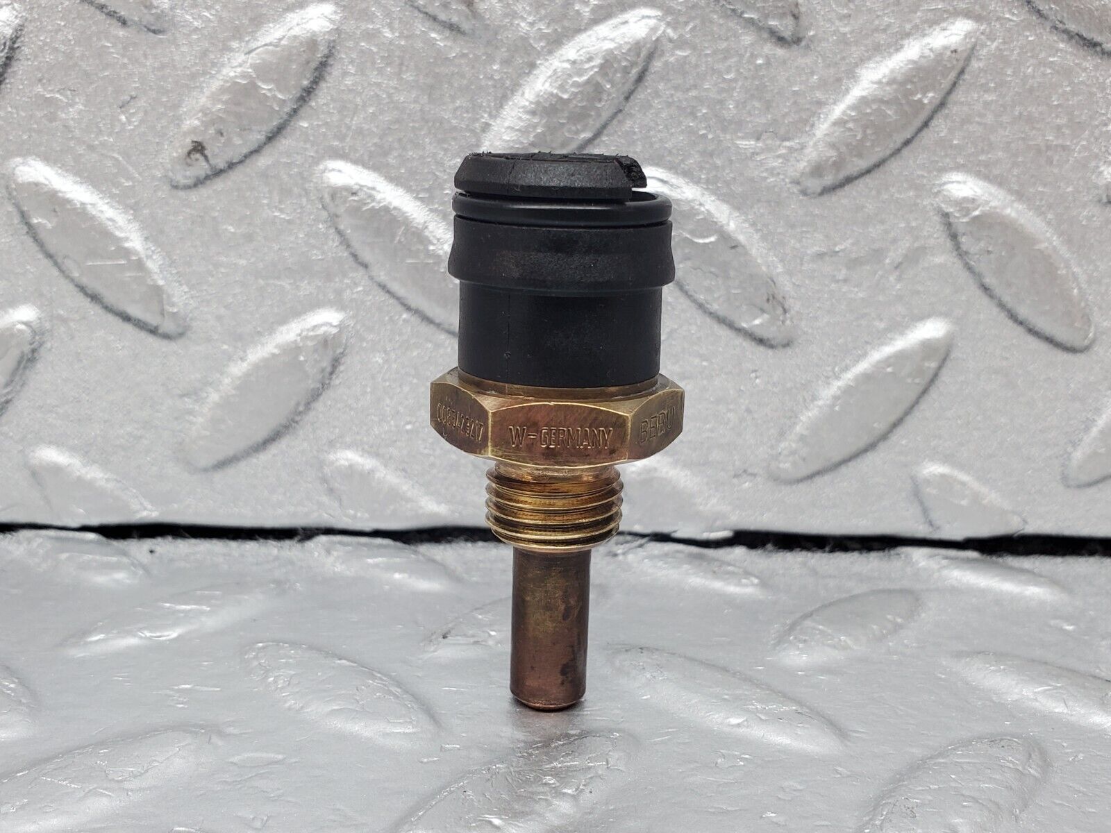 45341 Mercedes-Benz 280E M110.983 Coolant Temperature Sensor Beru 0085423217 0824121020
