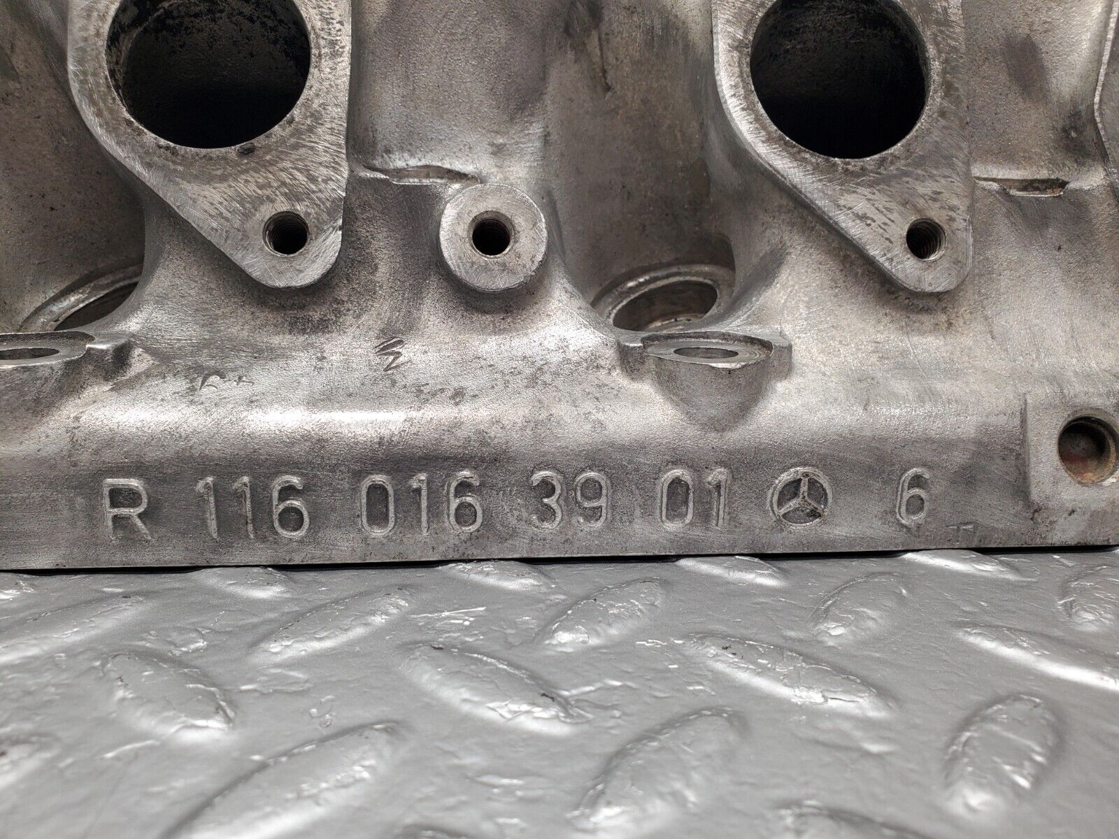 46290 Mercedes-Benz W126 420SE Cylinder Head Right Side 1160163901