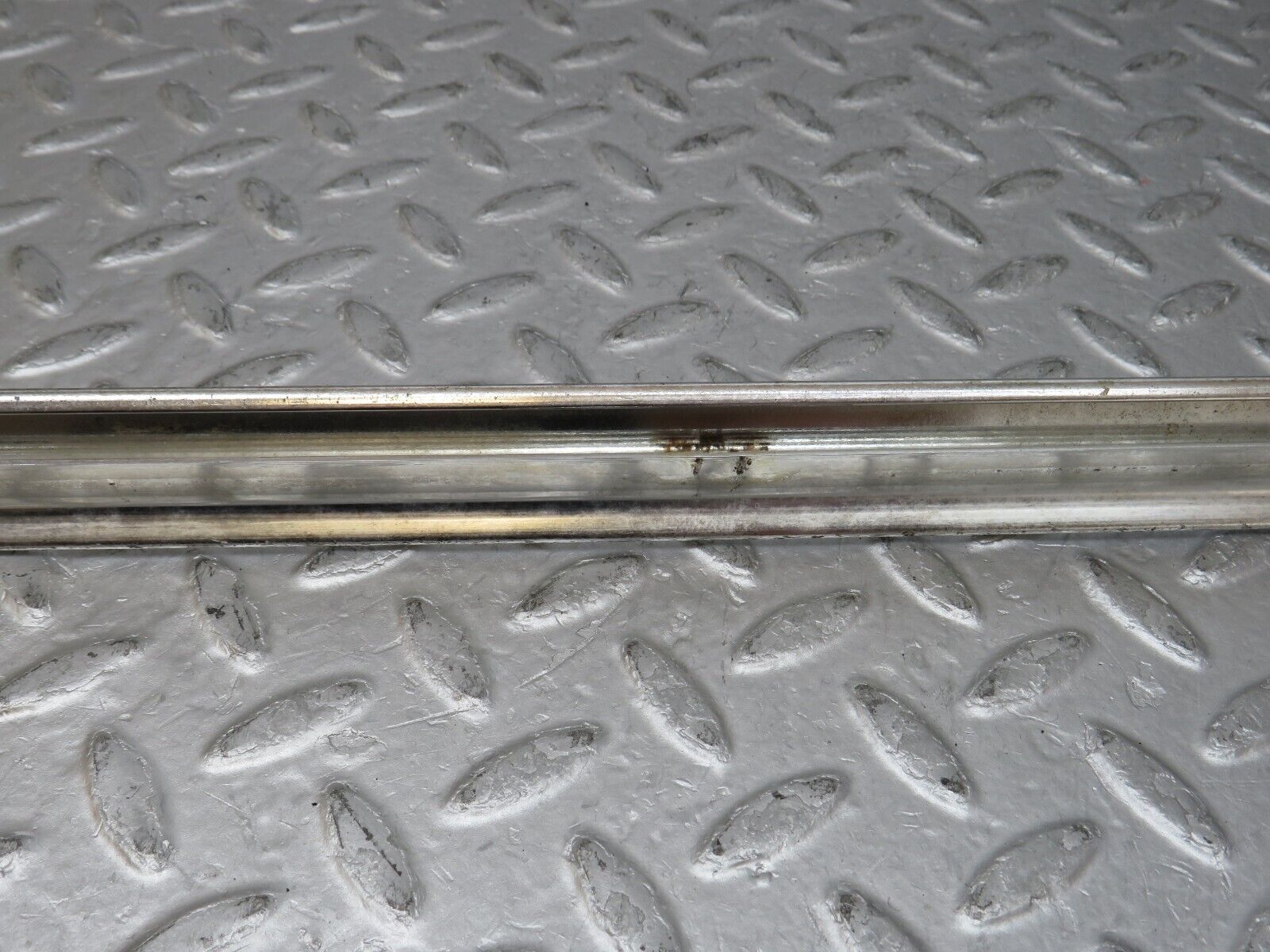 35374 Mercedes-Benz R107 280SL Right Door Chrome Trim