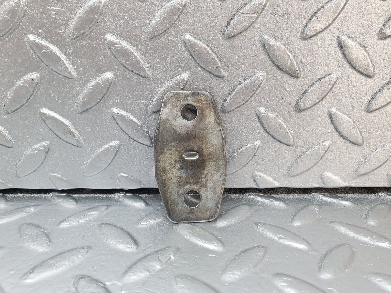 42890 Mercedes-Benz W201 190 2.0L Door Lock Latch