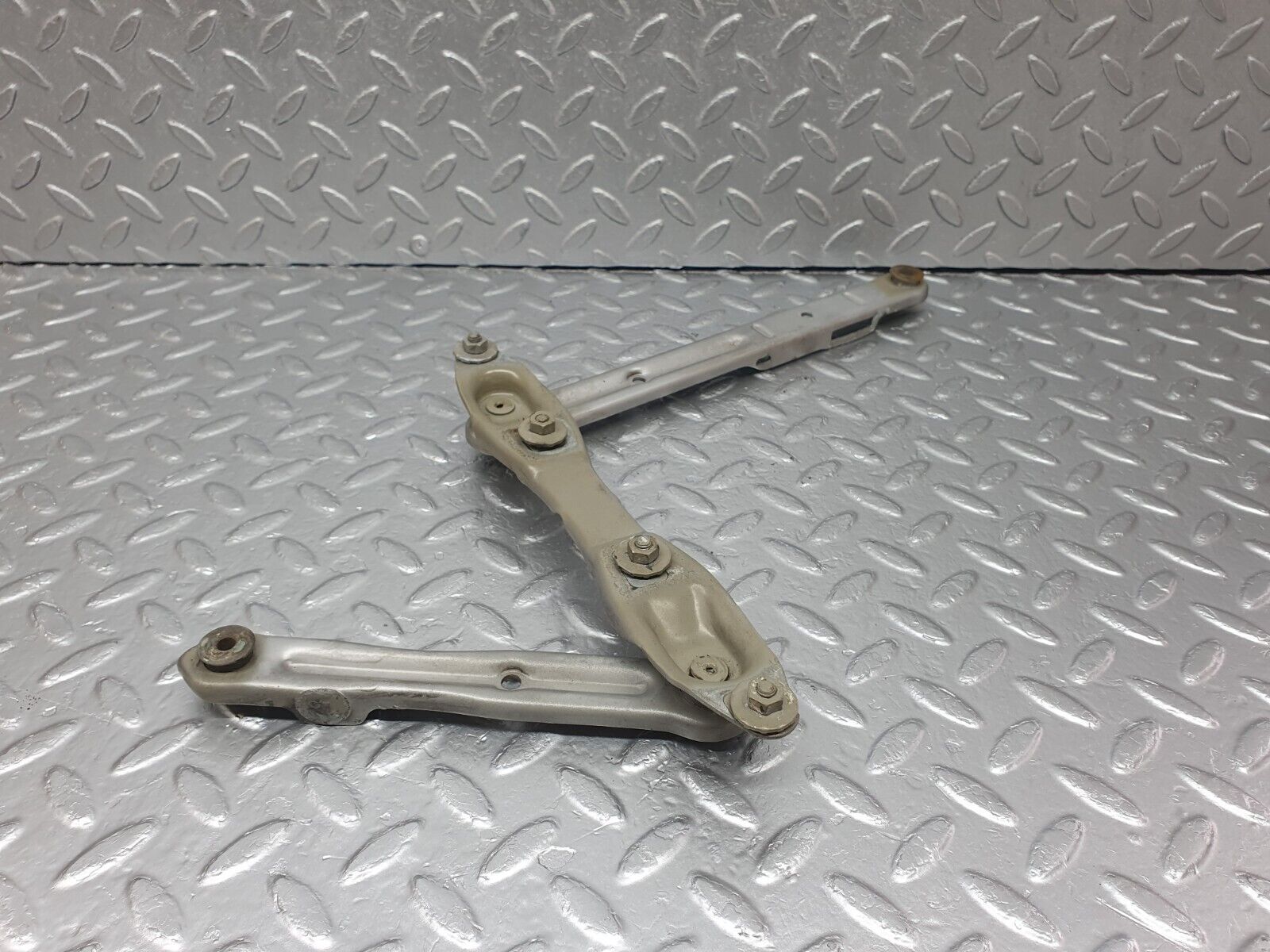 42853 Mercedes-Benz W201 190 2.0L Bonnet Hinge Right Side