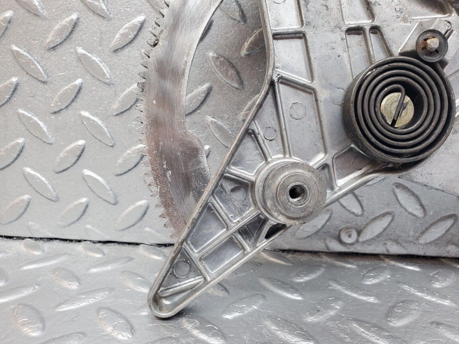 45711 Mercedes-Benz W126 420SE Rear Left Power Window Regulator 1267350111